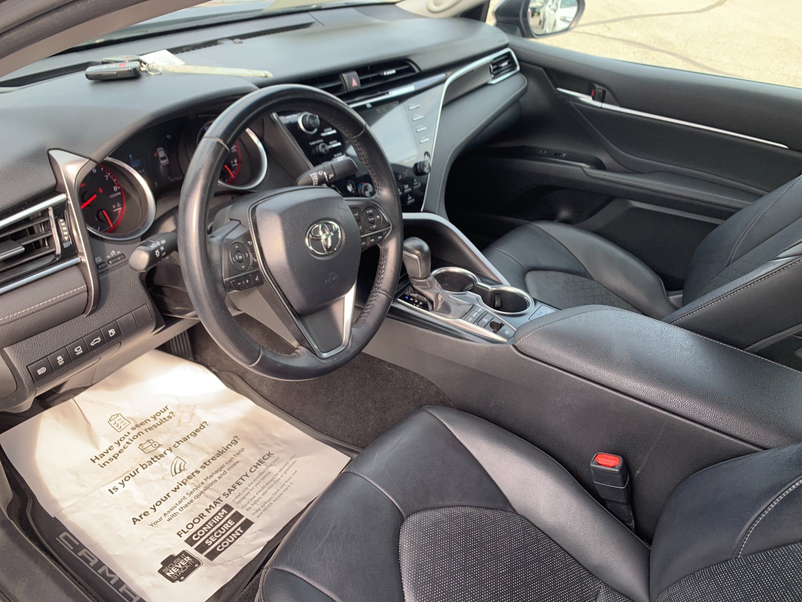 Used 2018 Gray Toyota XSE V6 image 11