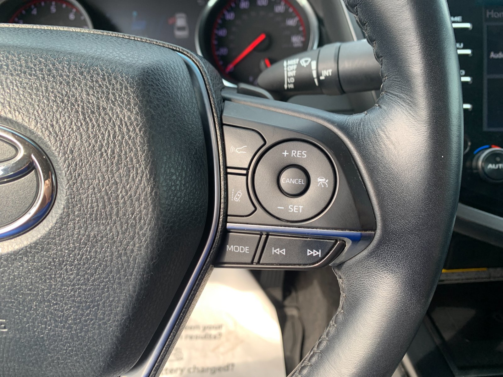 Used 2018 Gray Toyota XSE V6 image 26