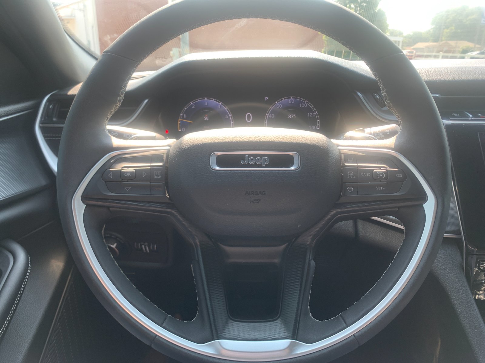 Used 2025 White Jeep Altitude X image 29