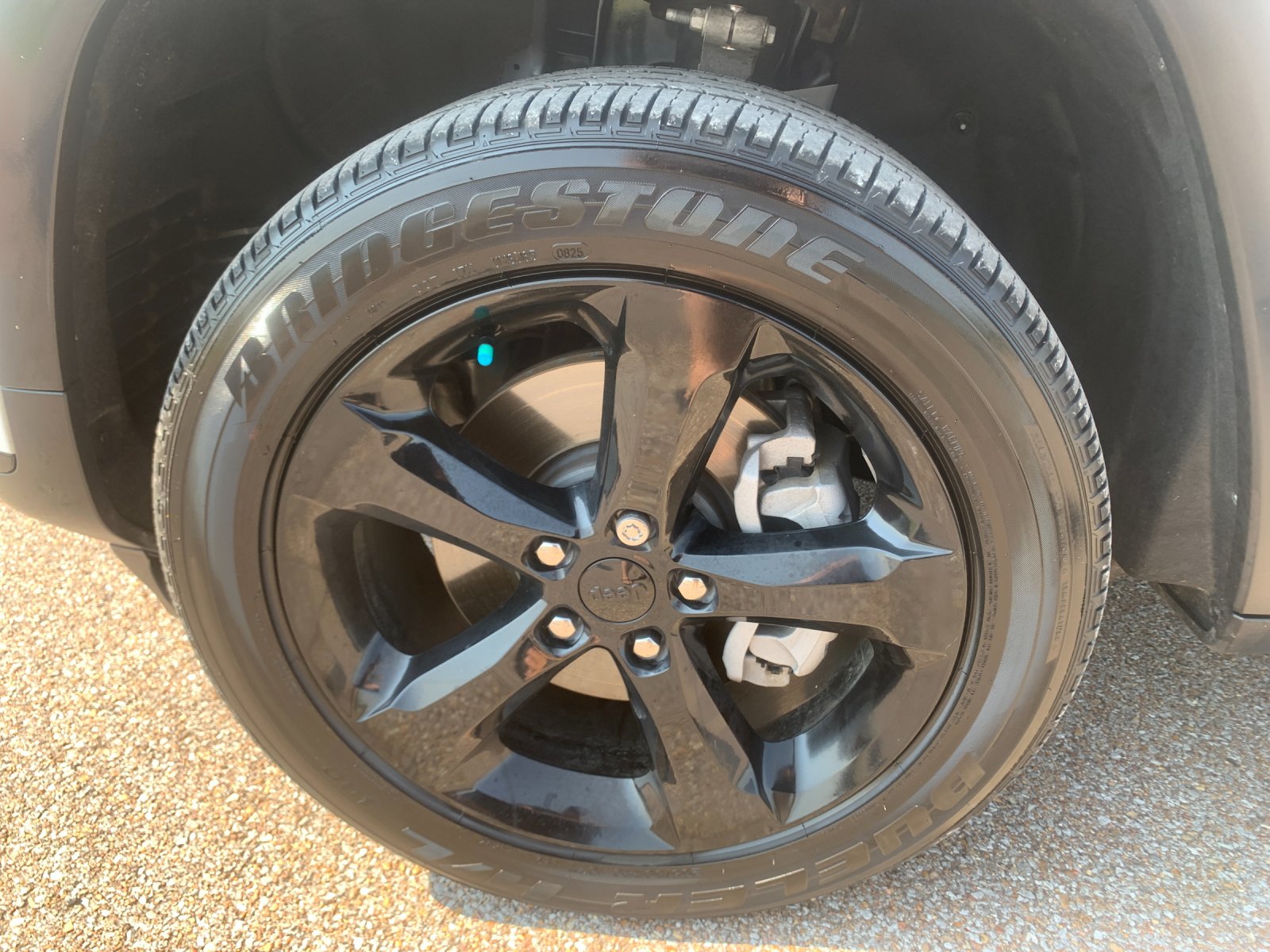 Used 2025 White Jeep Altitude X image 35