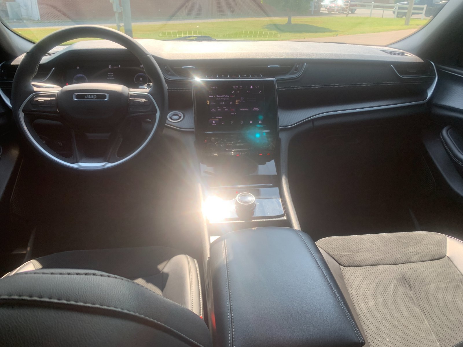 Used 2025 White Jeep Altitude X image 17