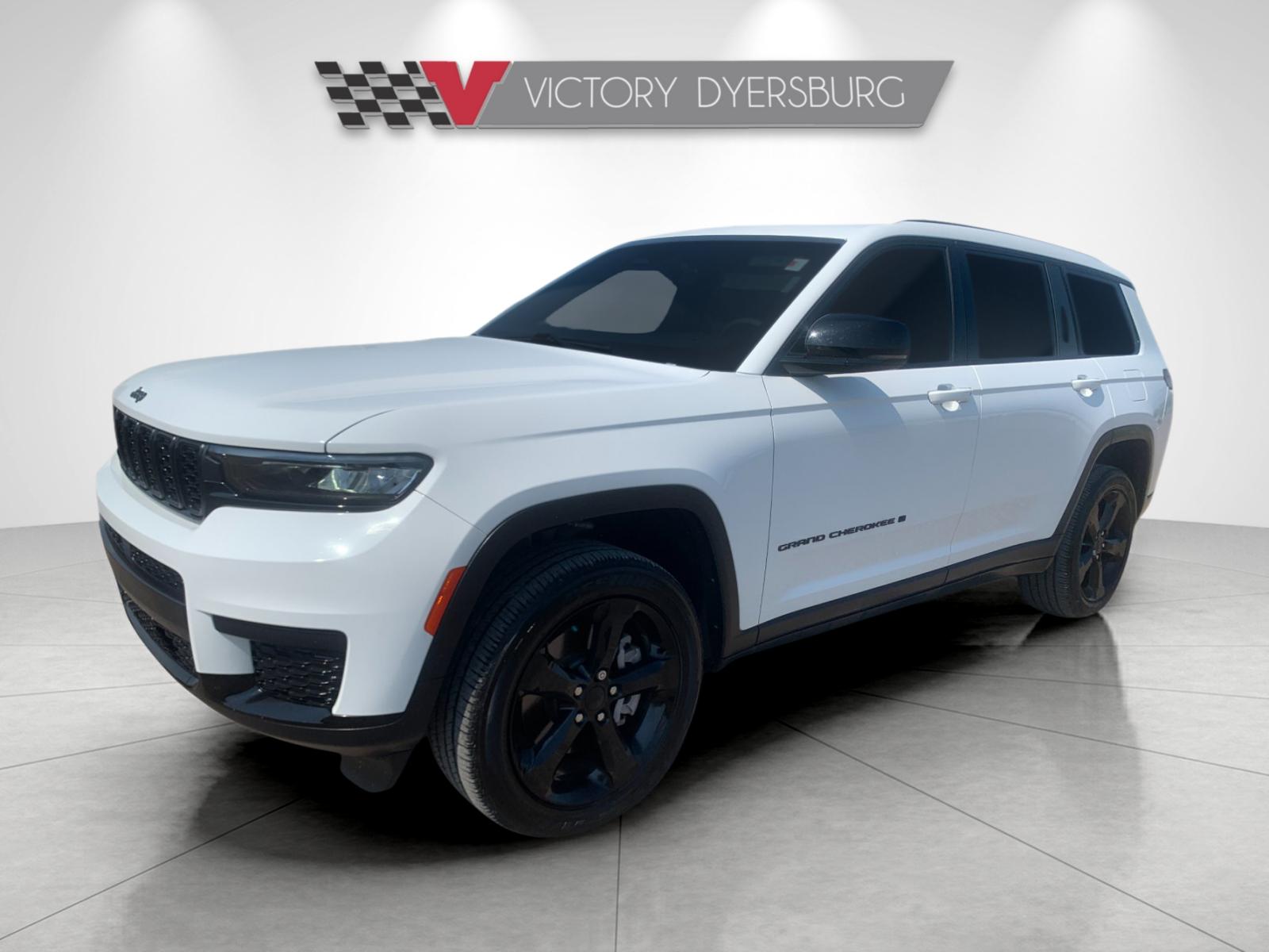 Used 2025 White Jeep Altitude X image 8