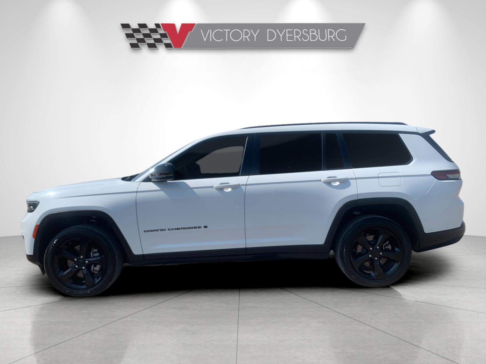 Used 2025 White Jeep Altitude X image 7