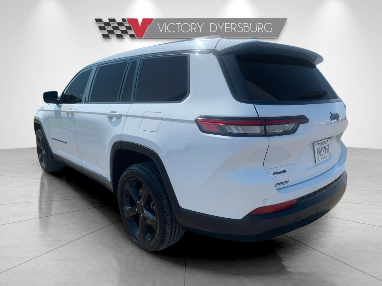 Used 2025 White Jeep Altitude X image 6