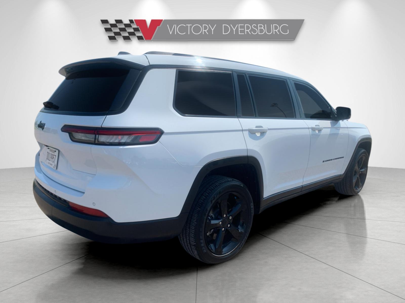 Used 2025 White Jeep Altitude X image 4