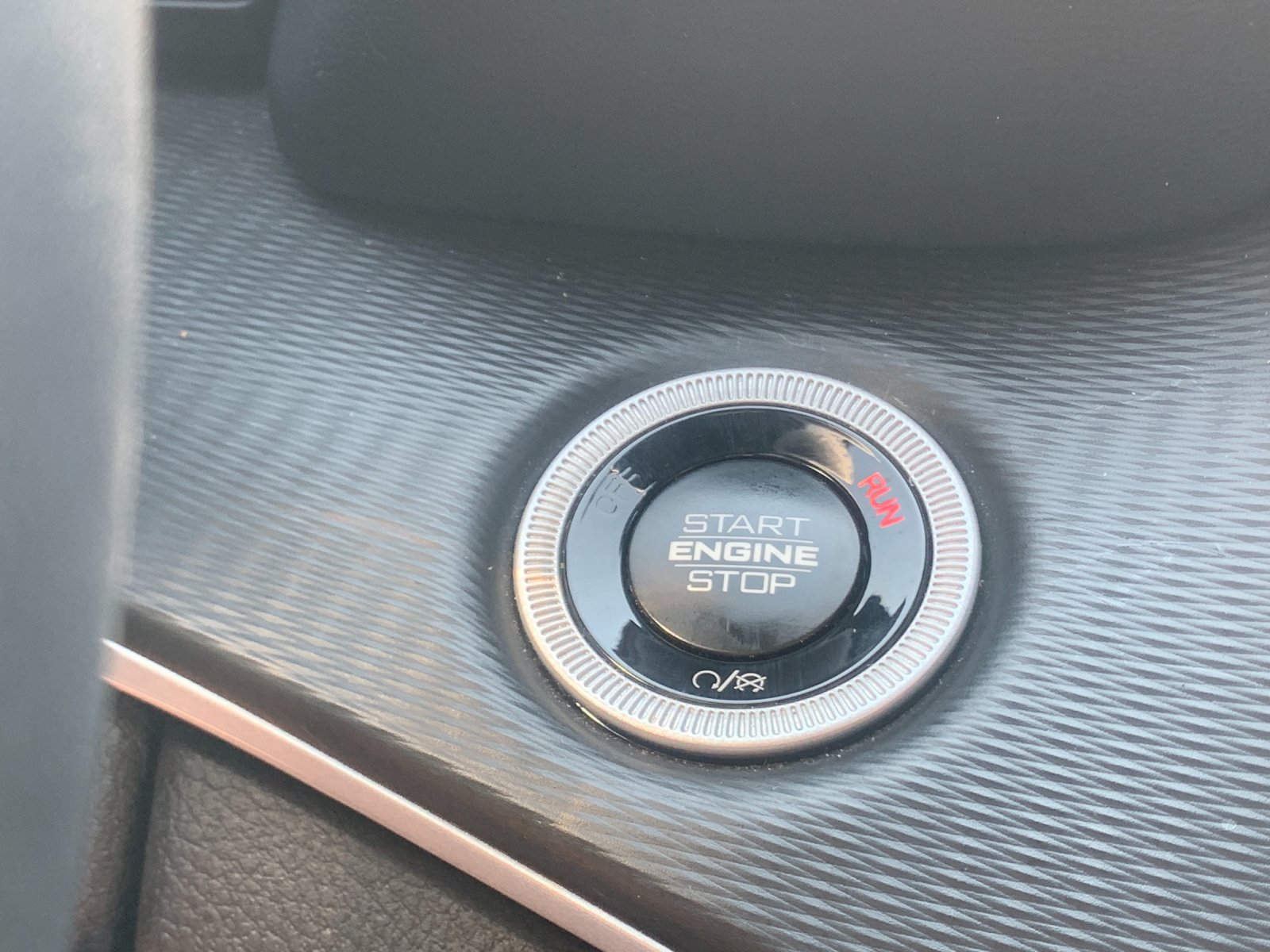 Used 2025 White Jeep Altitude X image 28