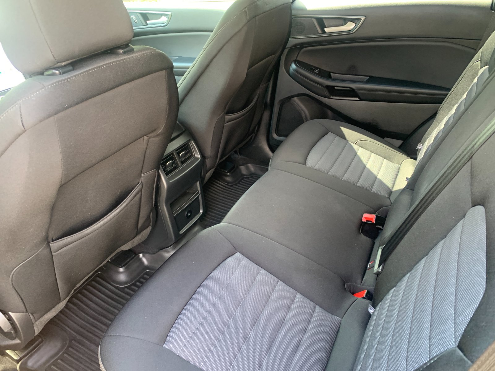 Used 2023 Black Ford SE image 14