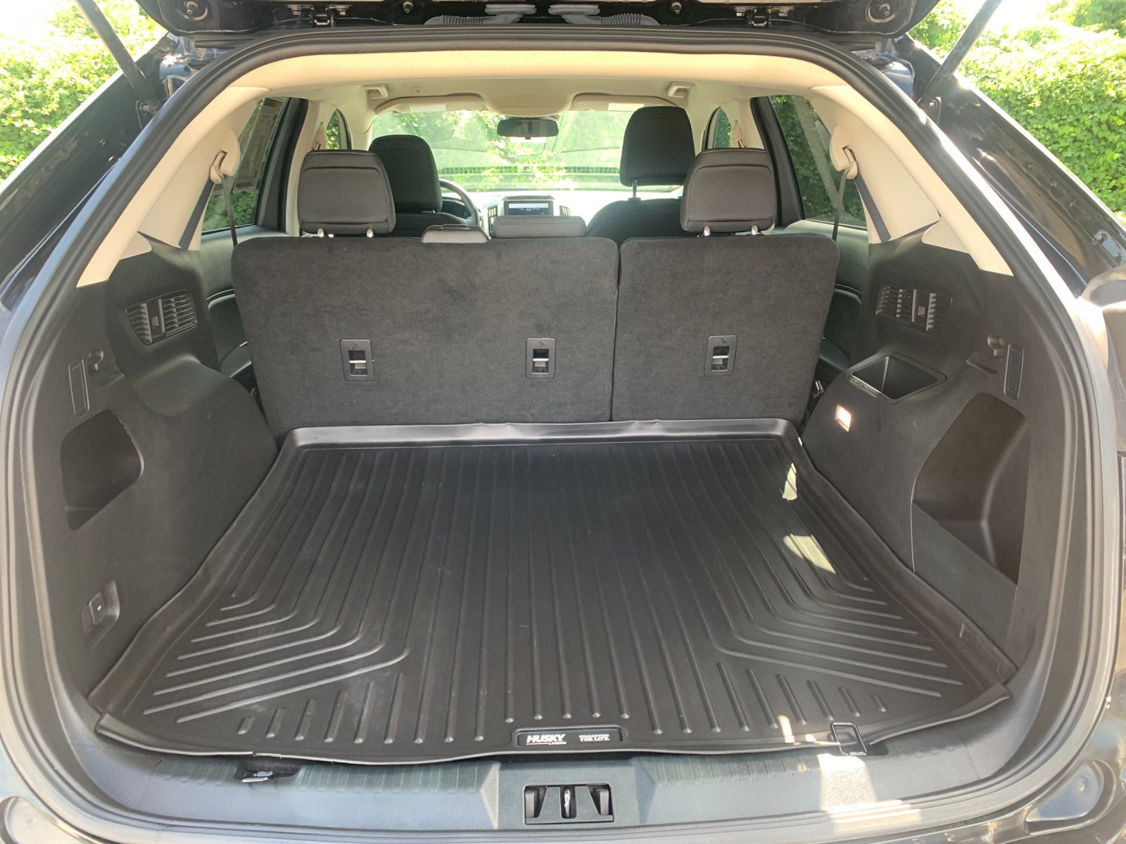 Used 2023 Black Ford SE image 18