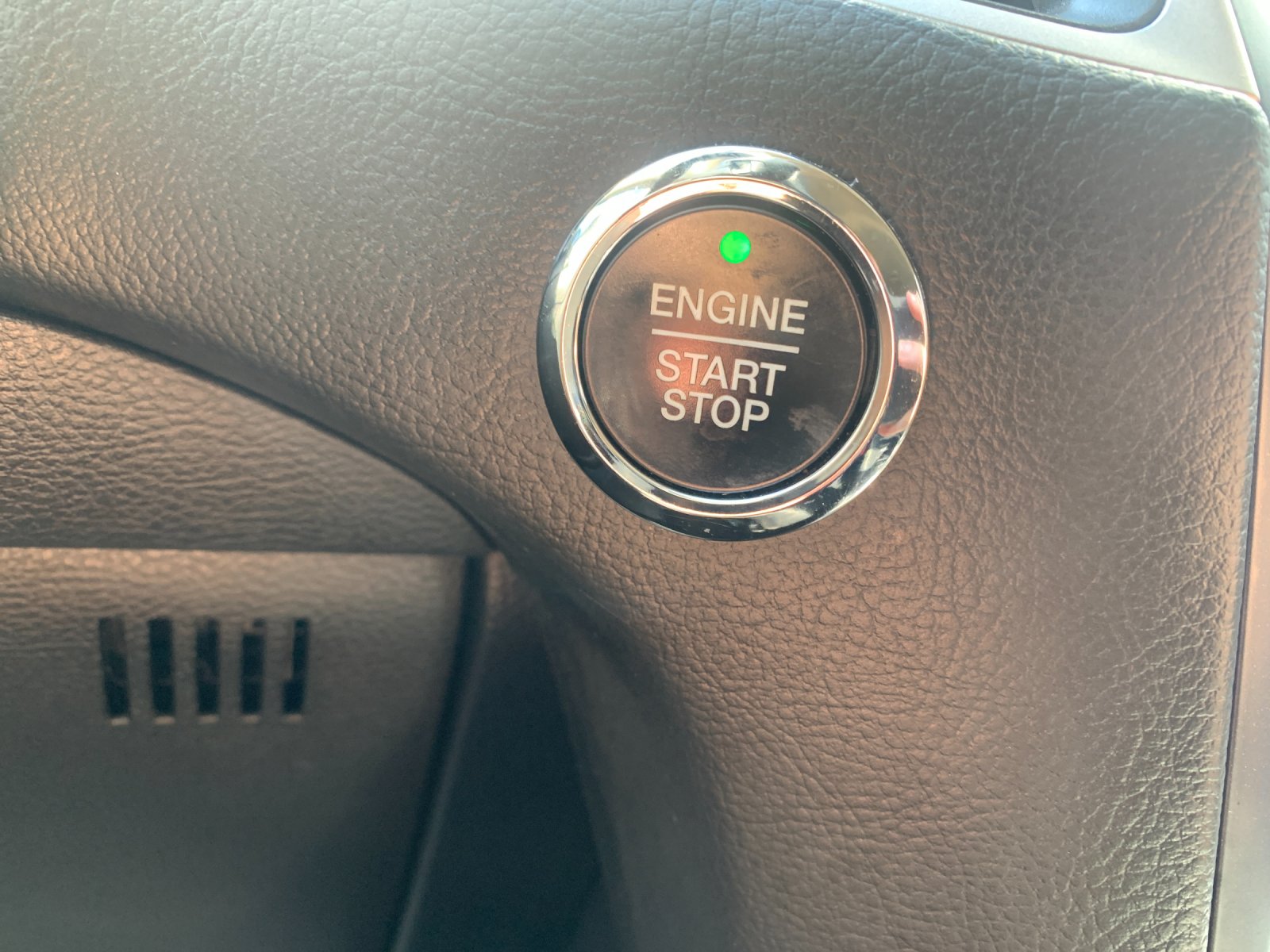 Used 2023 Black Ford SE image 26