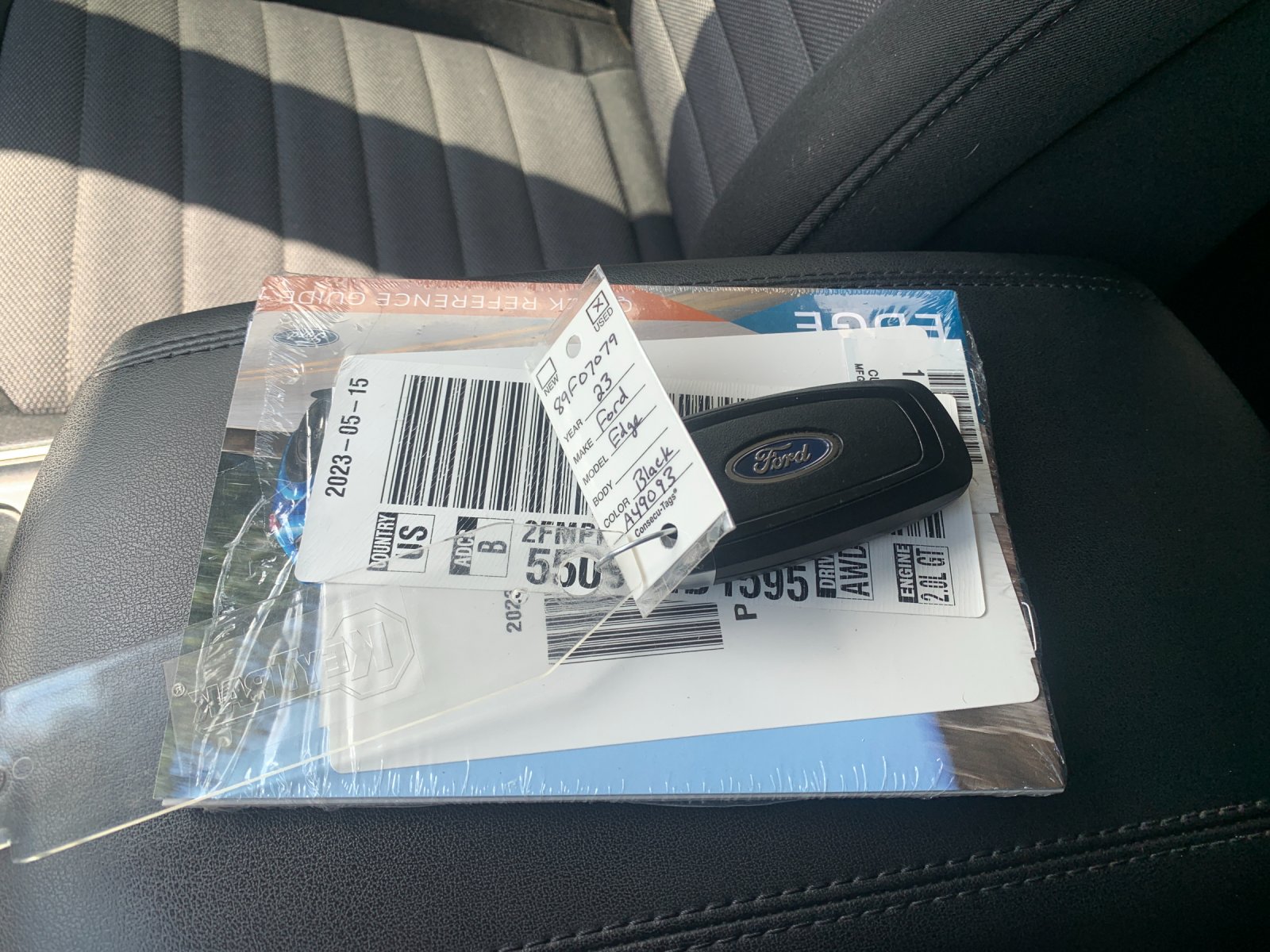 Used 2023 Black Ford SE image 9
