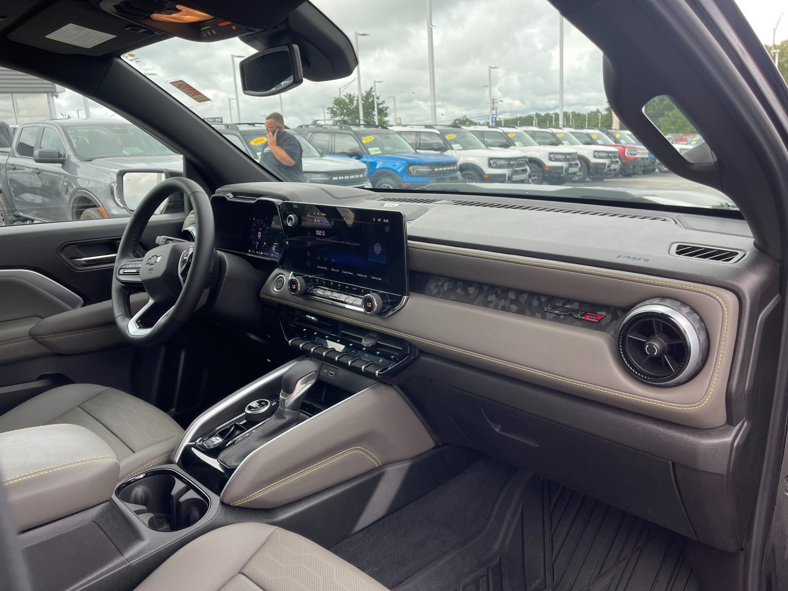 Used 2025 Black Chevrolet ZR2 image 17