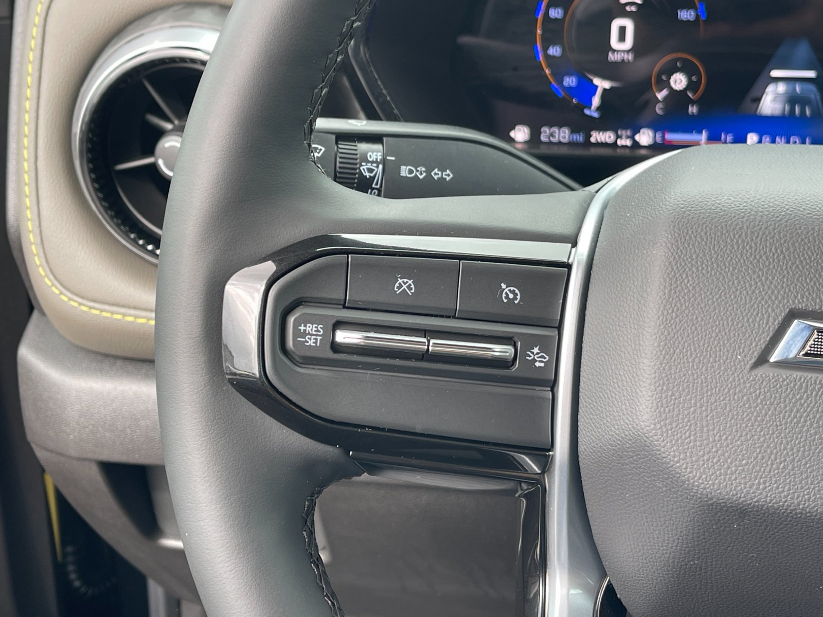 Used 2025 Black Chevrolet ZR2 image 27