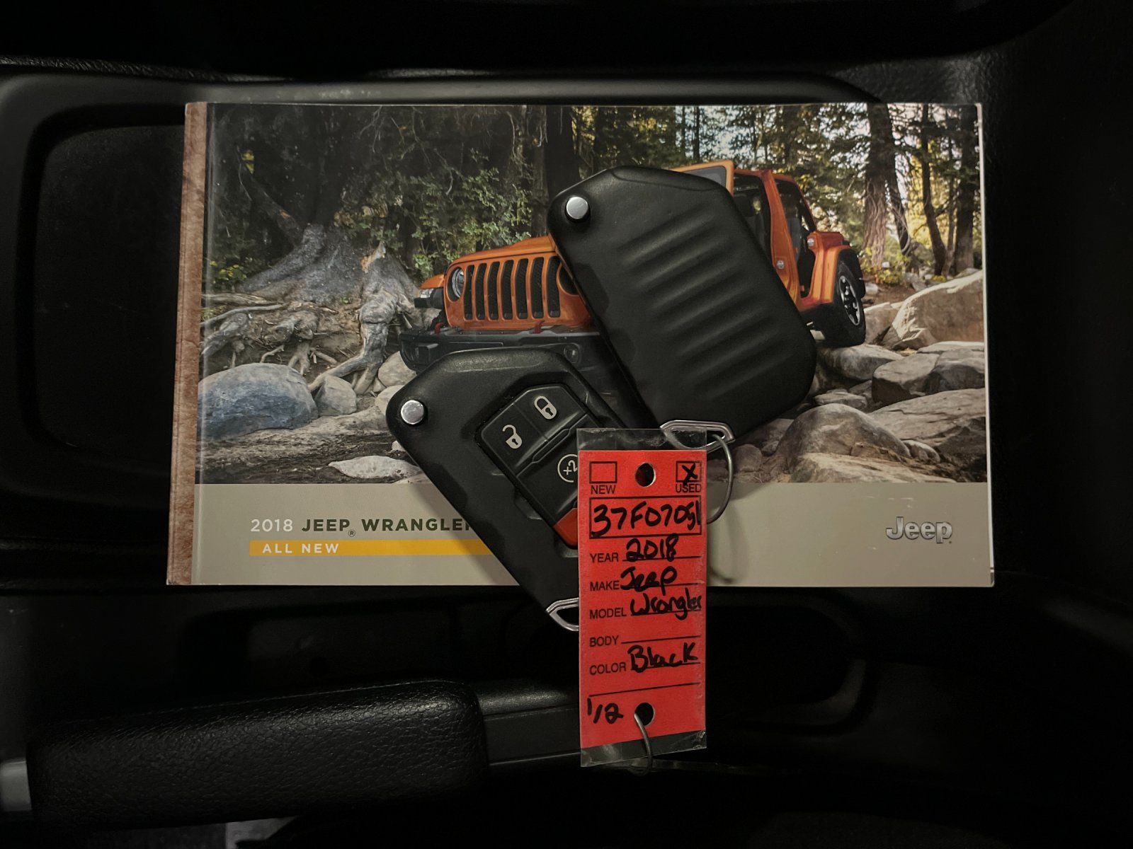 Used 2018 Black Clearcoat Jeep Sport S image 10