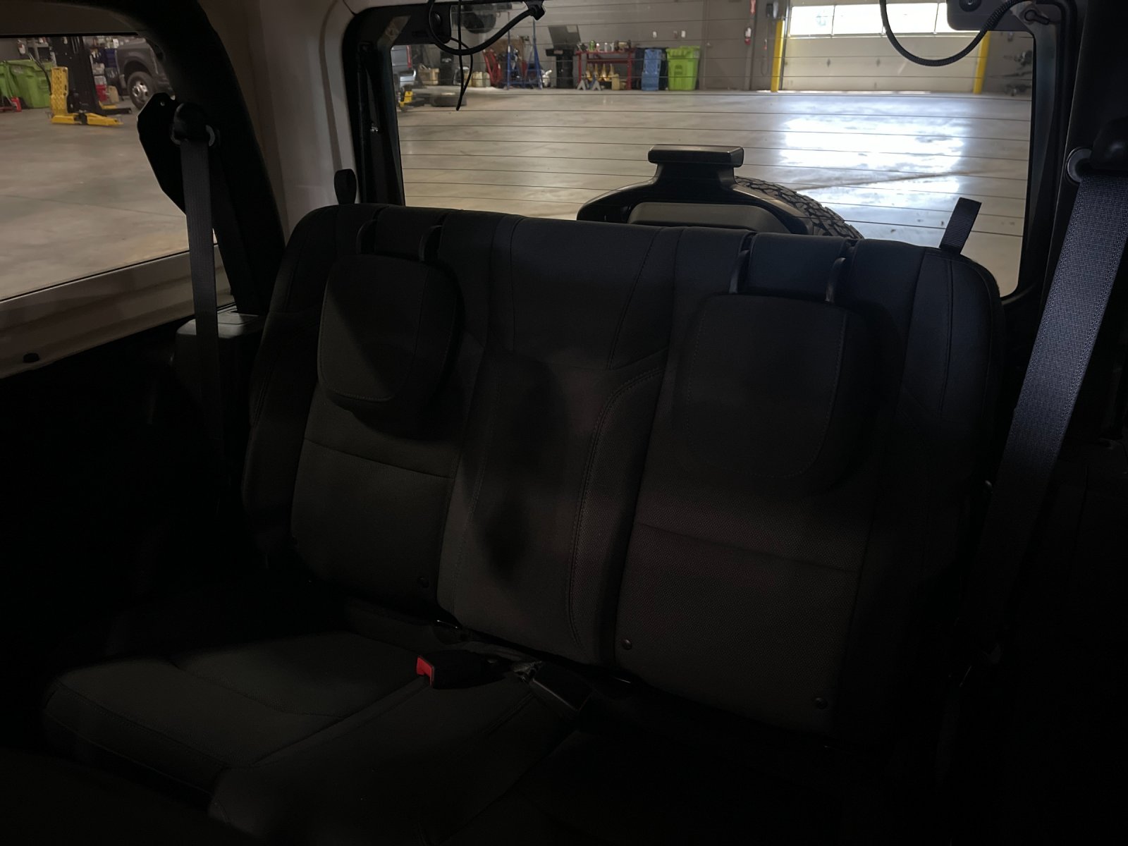 Used 2018 Black Clearcoat Jeep Sport S image 14