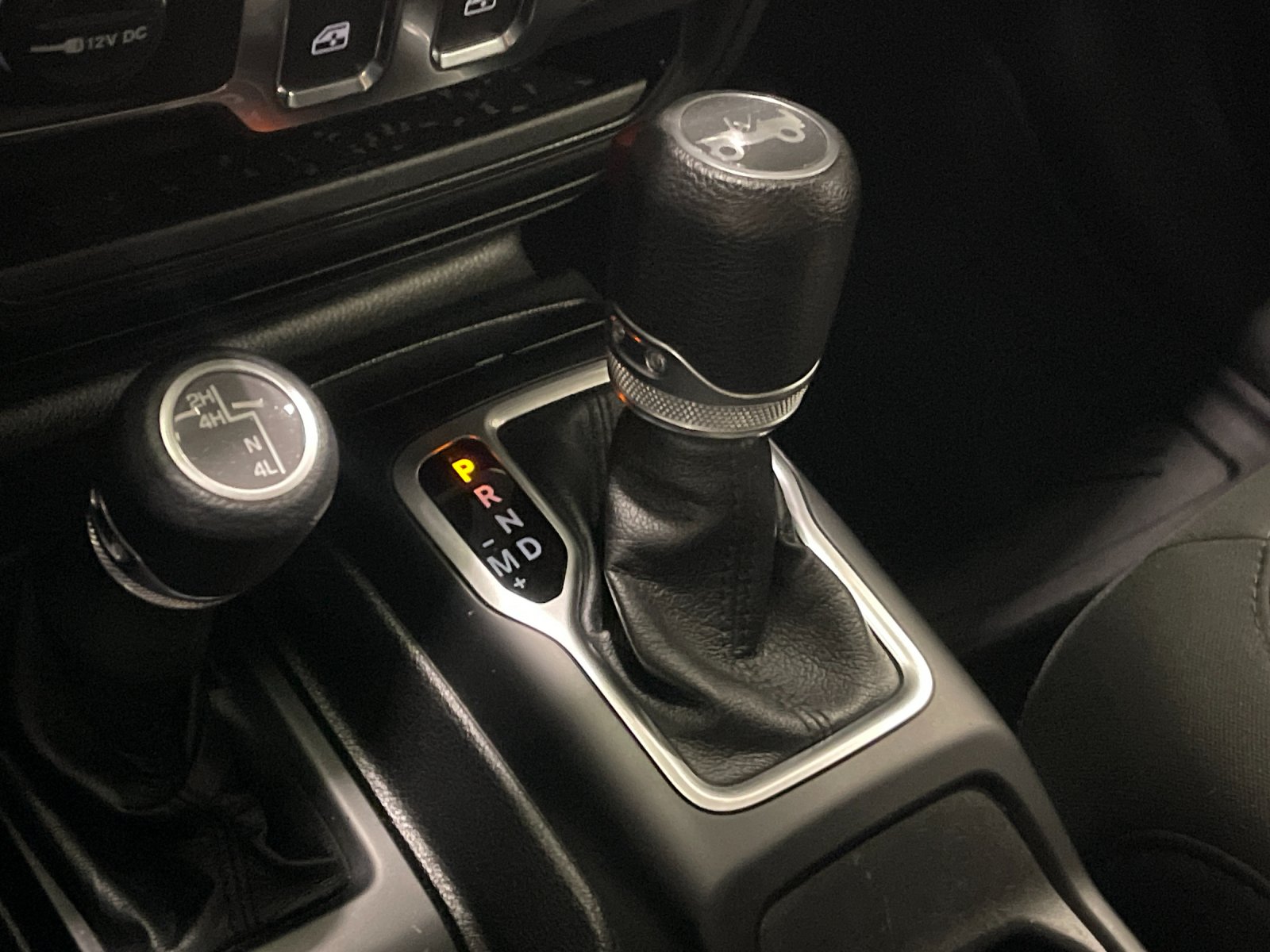 Used 2018 Black Clearcoat Jeep Sport S image 23