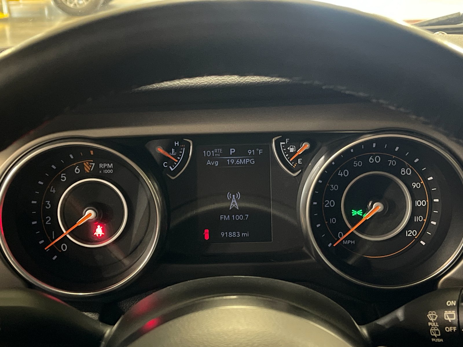 Used 2018 Black Clearcoat Jeep Sport S image 28