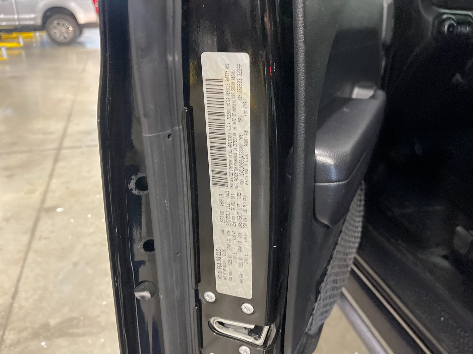 Used 2018 Black Clearcoat Jeep Sport S image 32