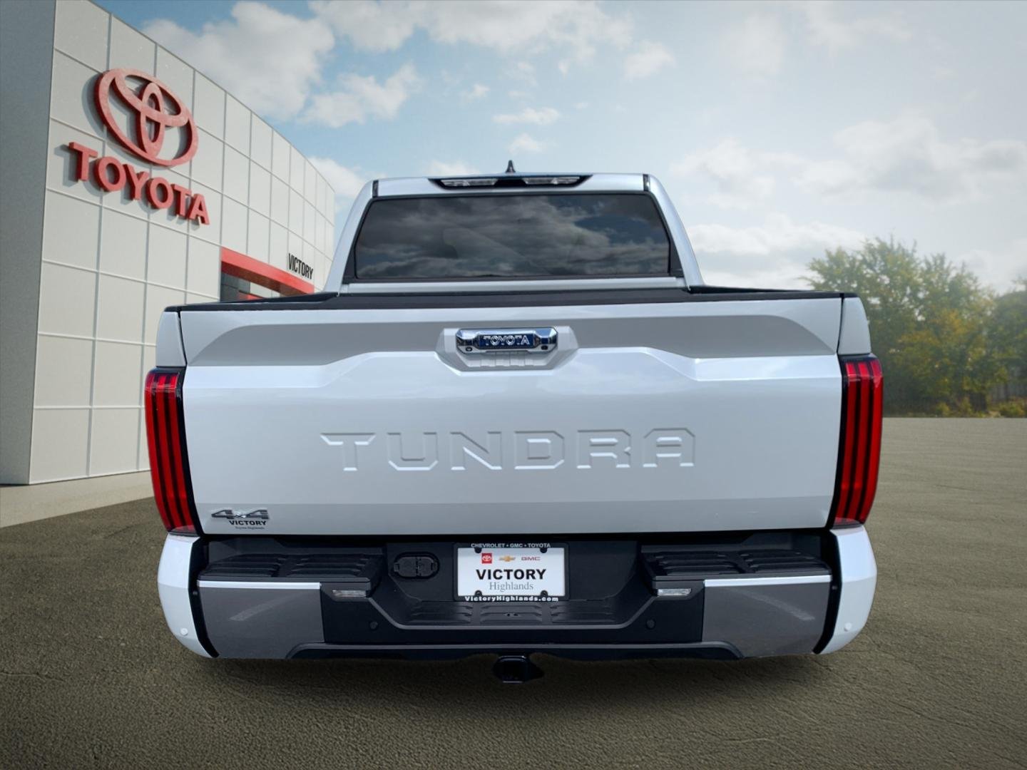 New 2026 Wind Chill Pearl <sup>1</sup> Toyota  Limited image 4