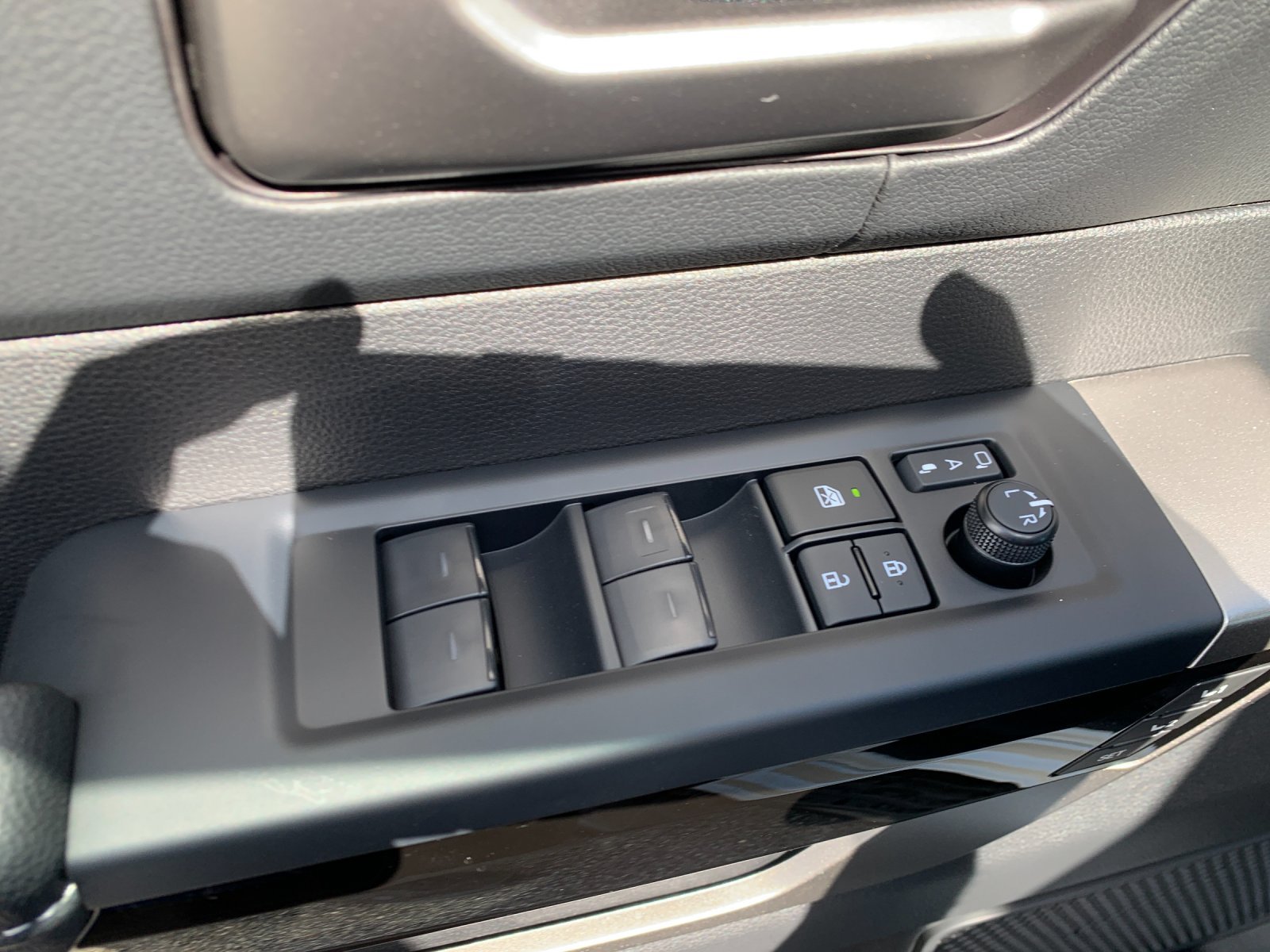 New 2026 Wind Chill Pearl <sup>1</sup> Toyota  Limited image 11
