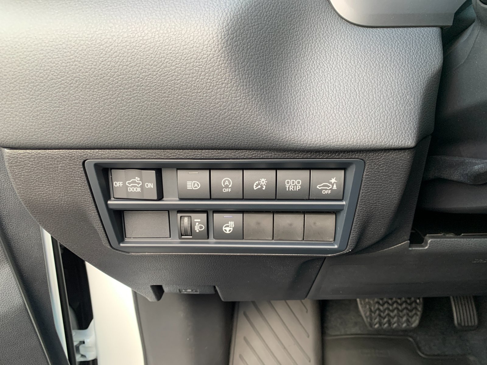 New 2026 Wind Chill Pearl <sup>1</sup> Toyota  Limited image 29