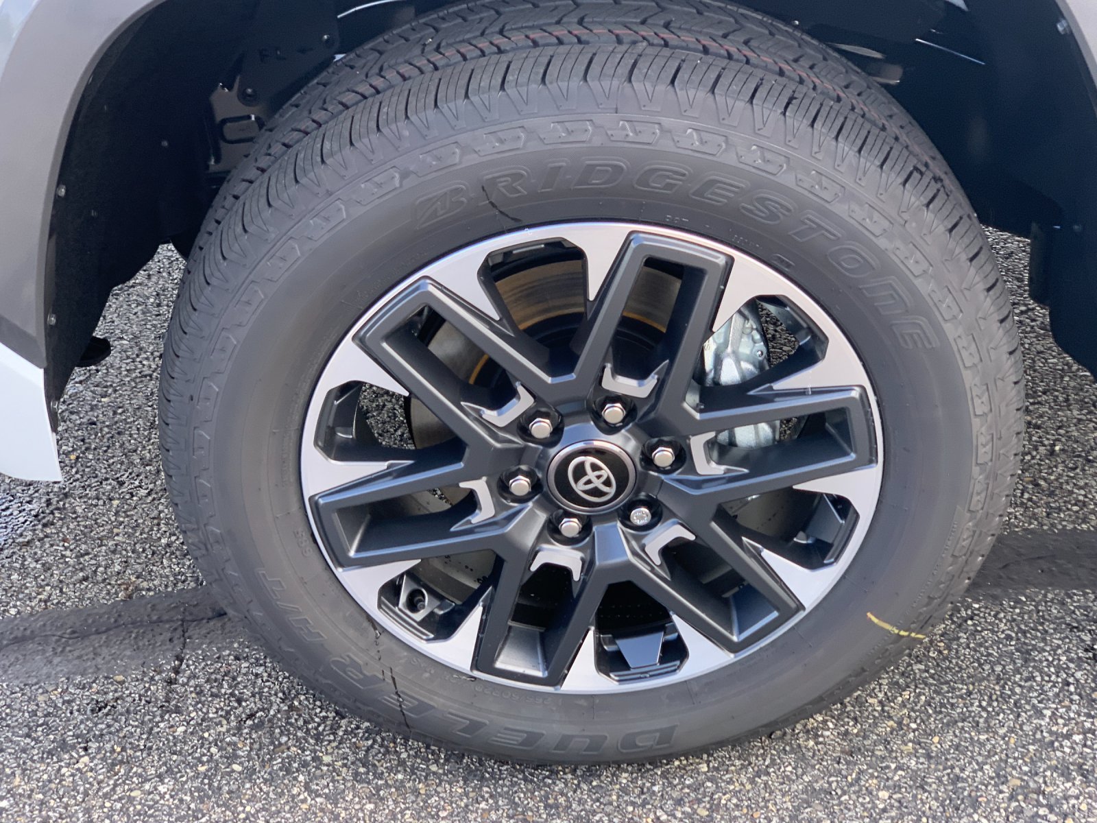 New 2026 Wind Chill Pearl <sup>1</sup> Toyota  Limited image 30