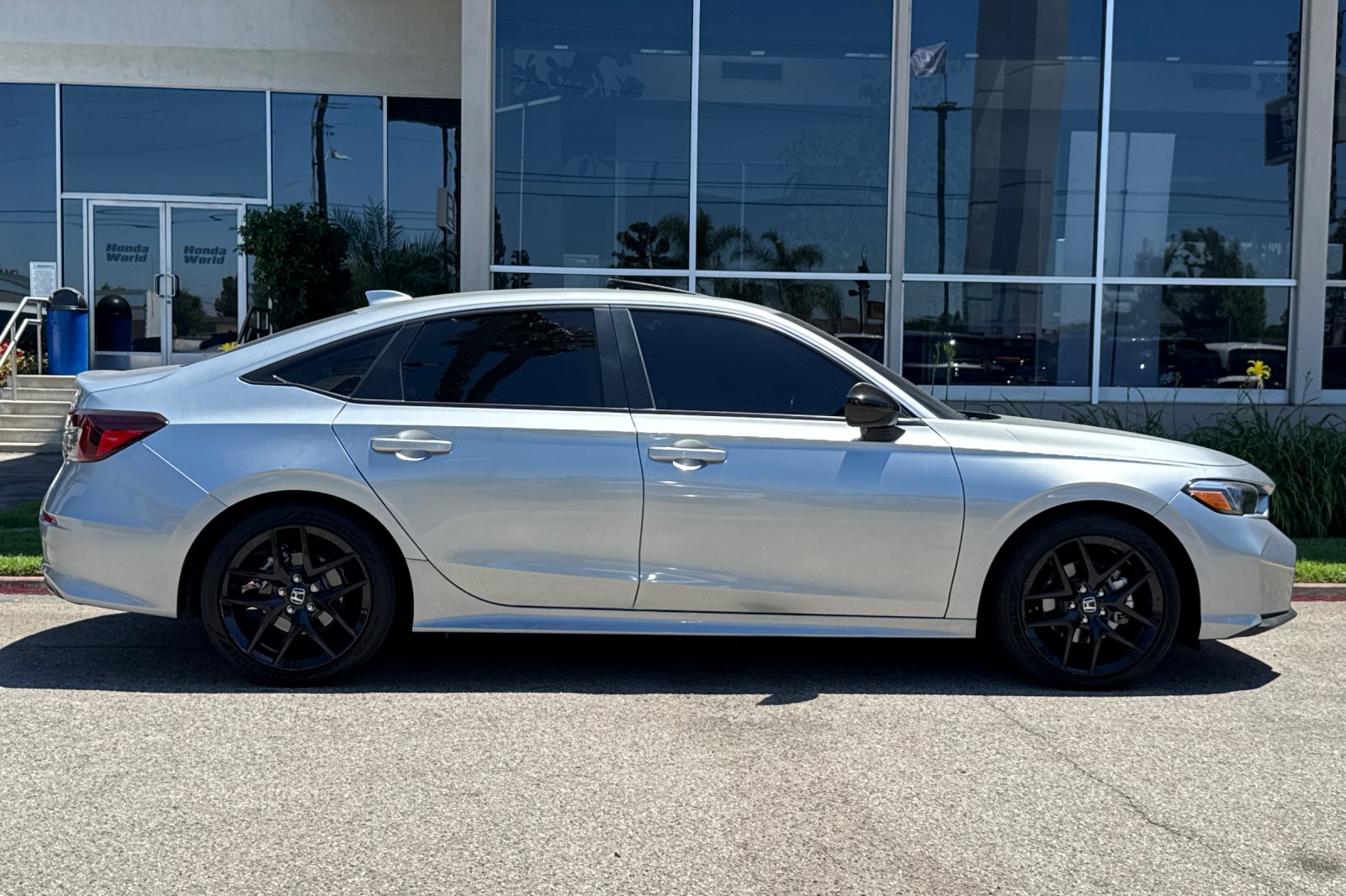 Certified Used 2025 Solar Silver Metallic Honda 4D HYBRID SPORT image 4