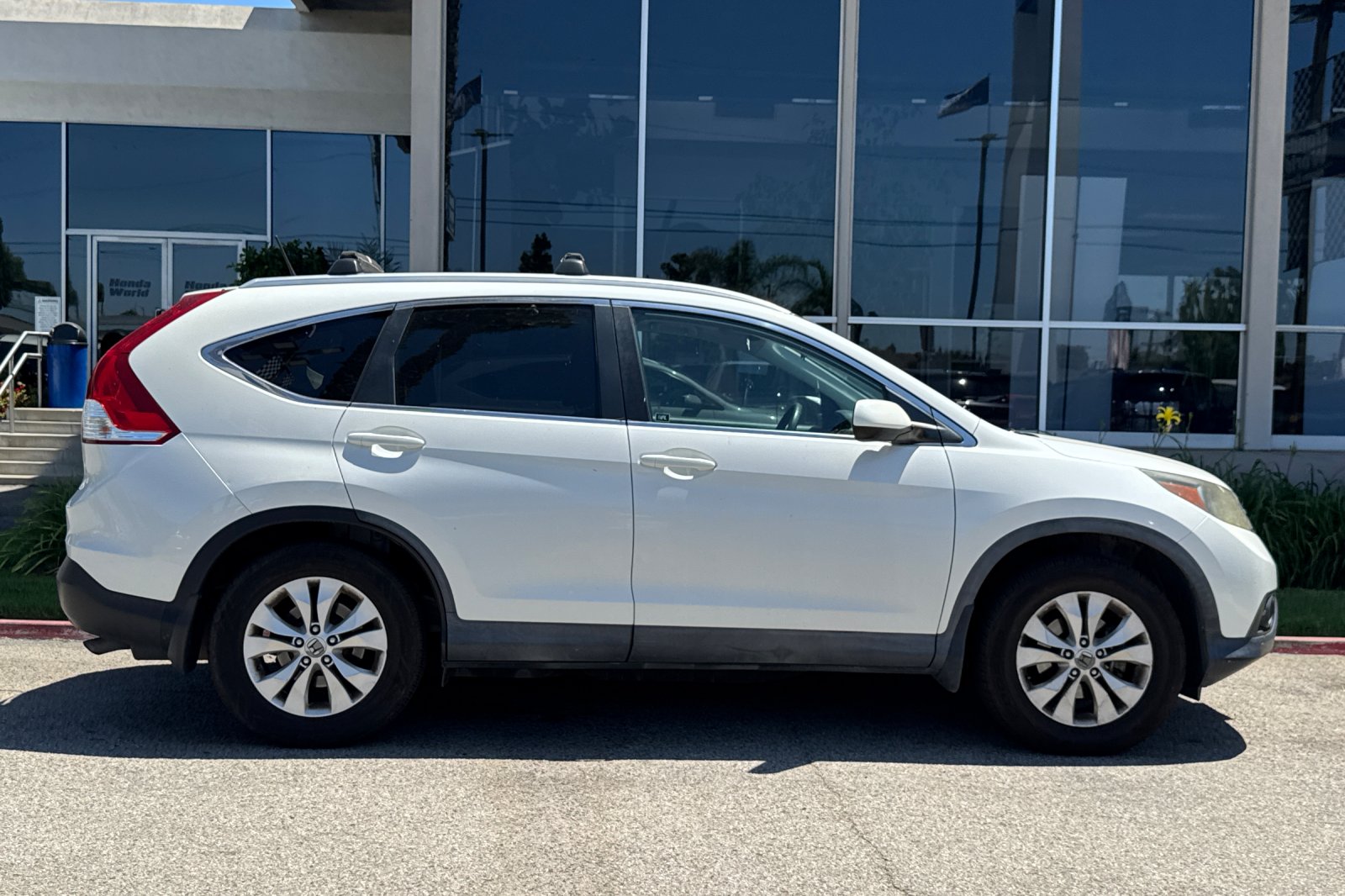 Used 2014 White Diamond Pearl Honda EX-L image 4