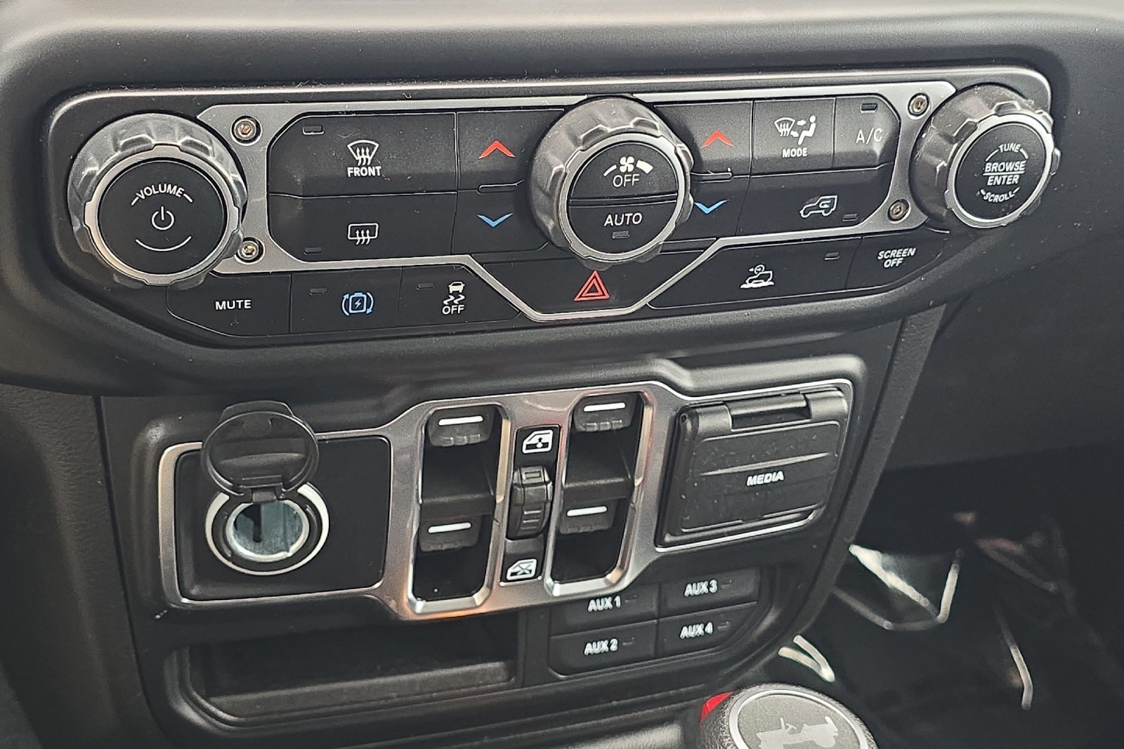 Used 2023 White Jeep Willys 4xe image 17
