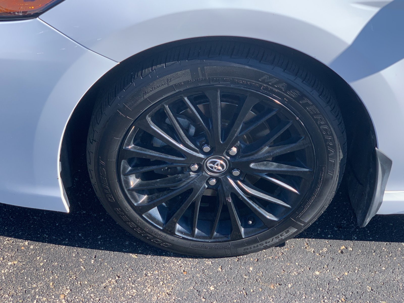 Used 2020 White Toyota SE Nightshade image 32
