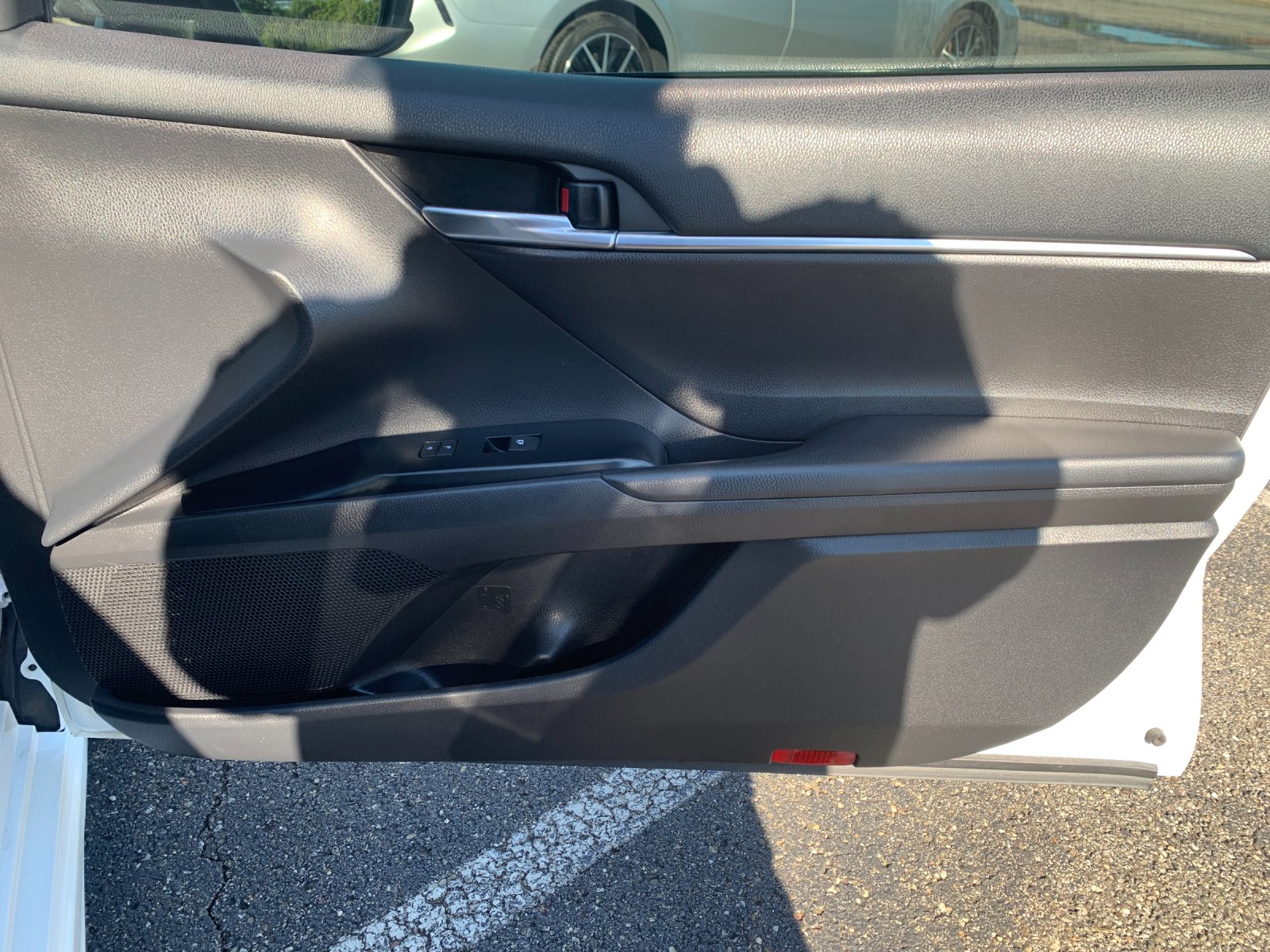 Used 2020 White Toyota SE Nightshade image 20