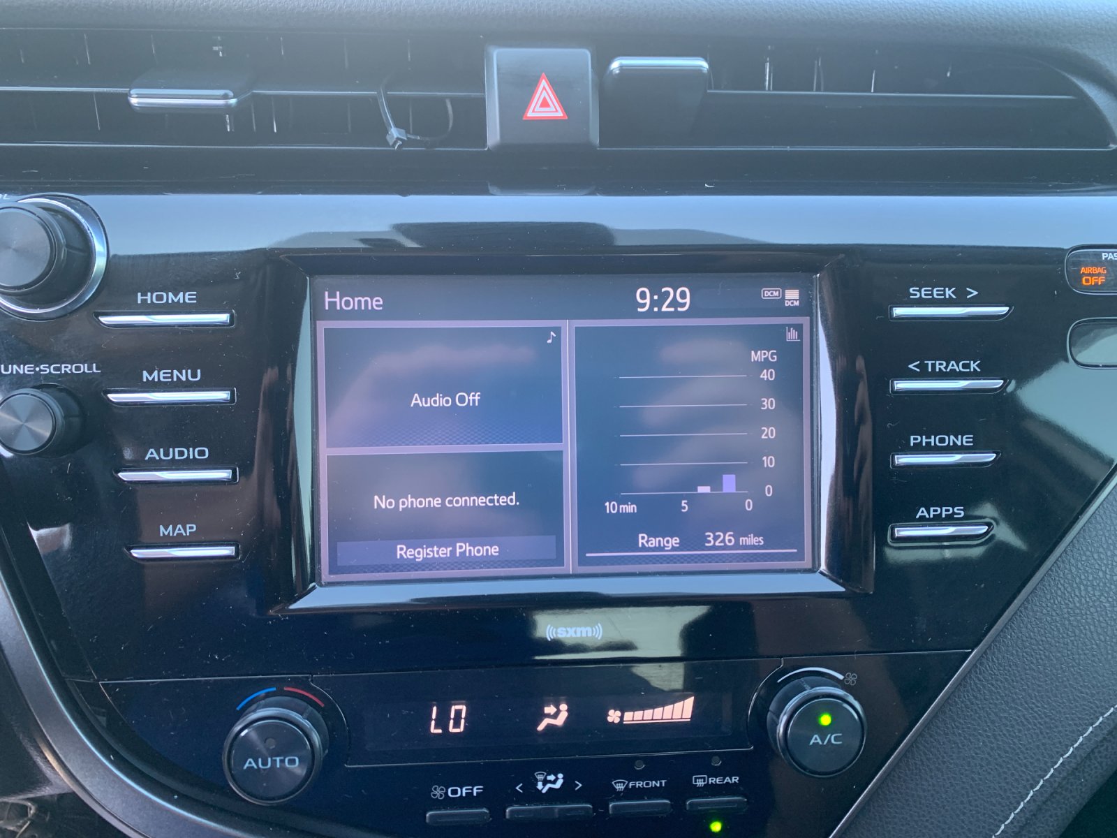Used 2020 White Toyota SE Nightshade image 21