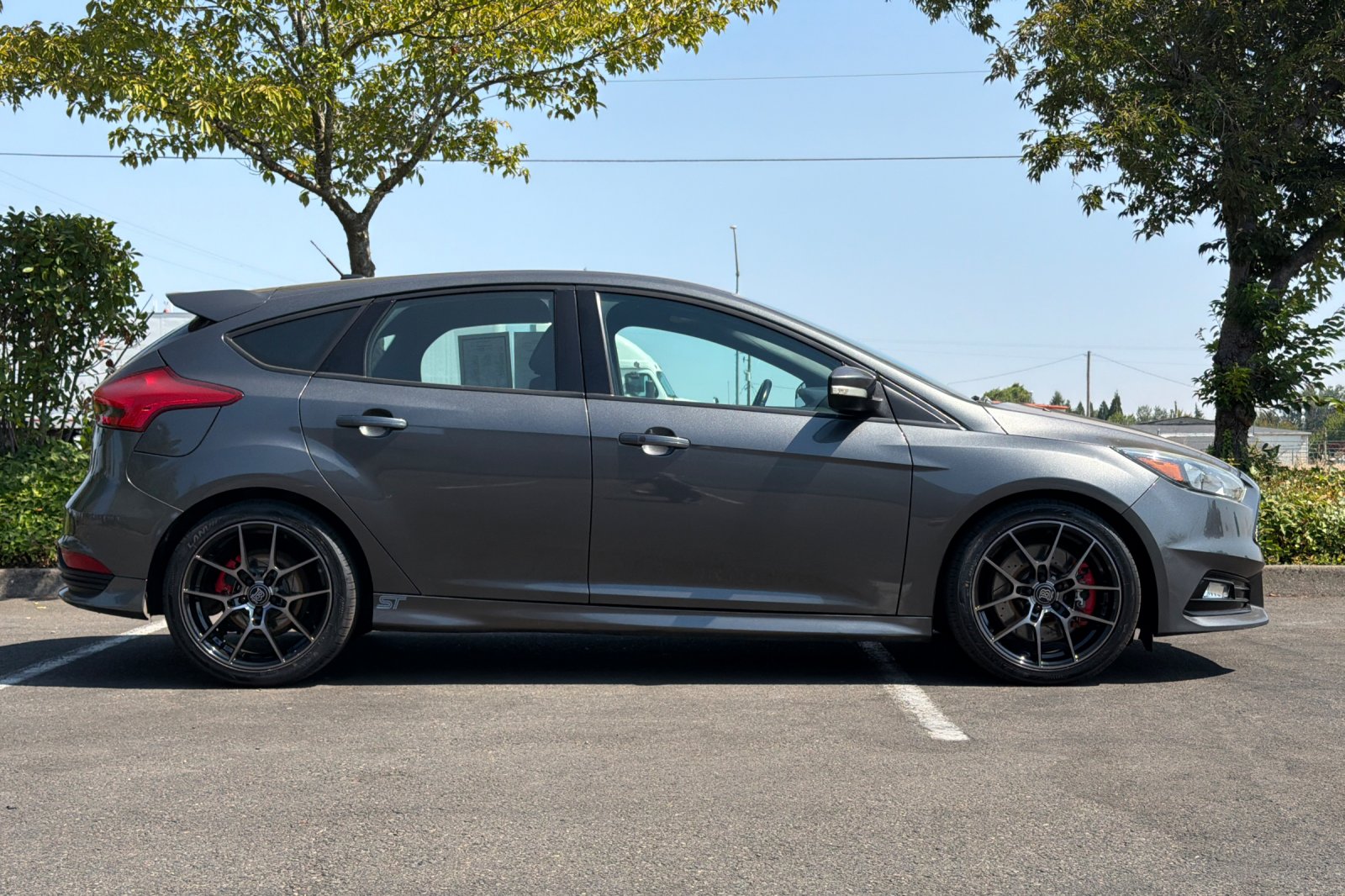 Used 2016 Gray Ford ST image 3