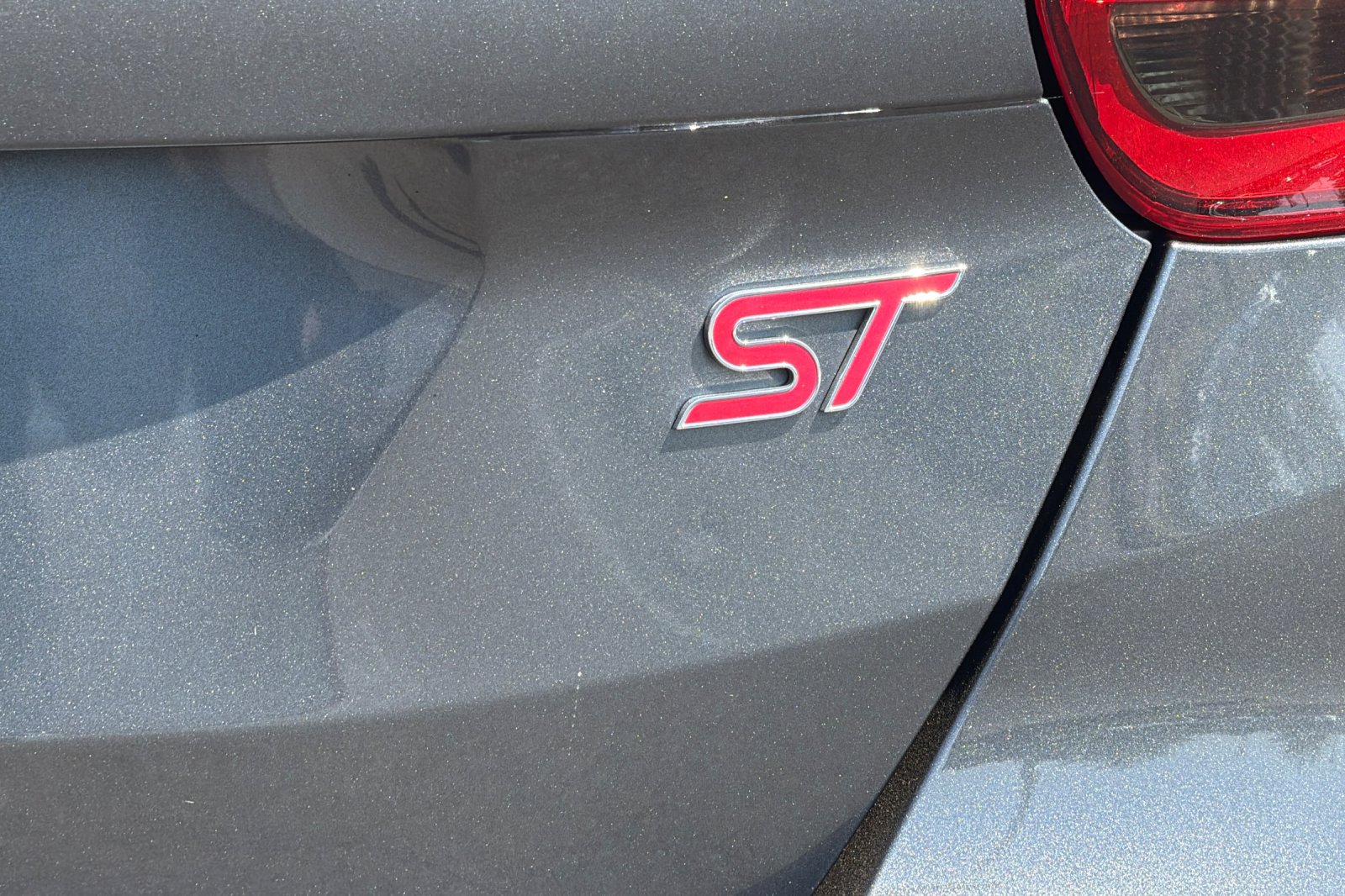 Used 2016 Gray Ford ST image 26