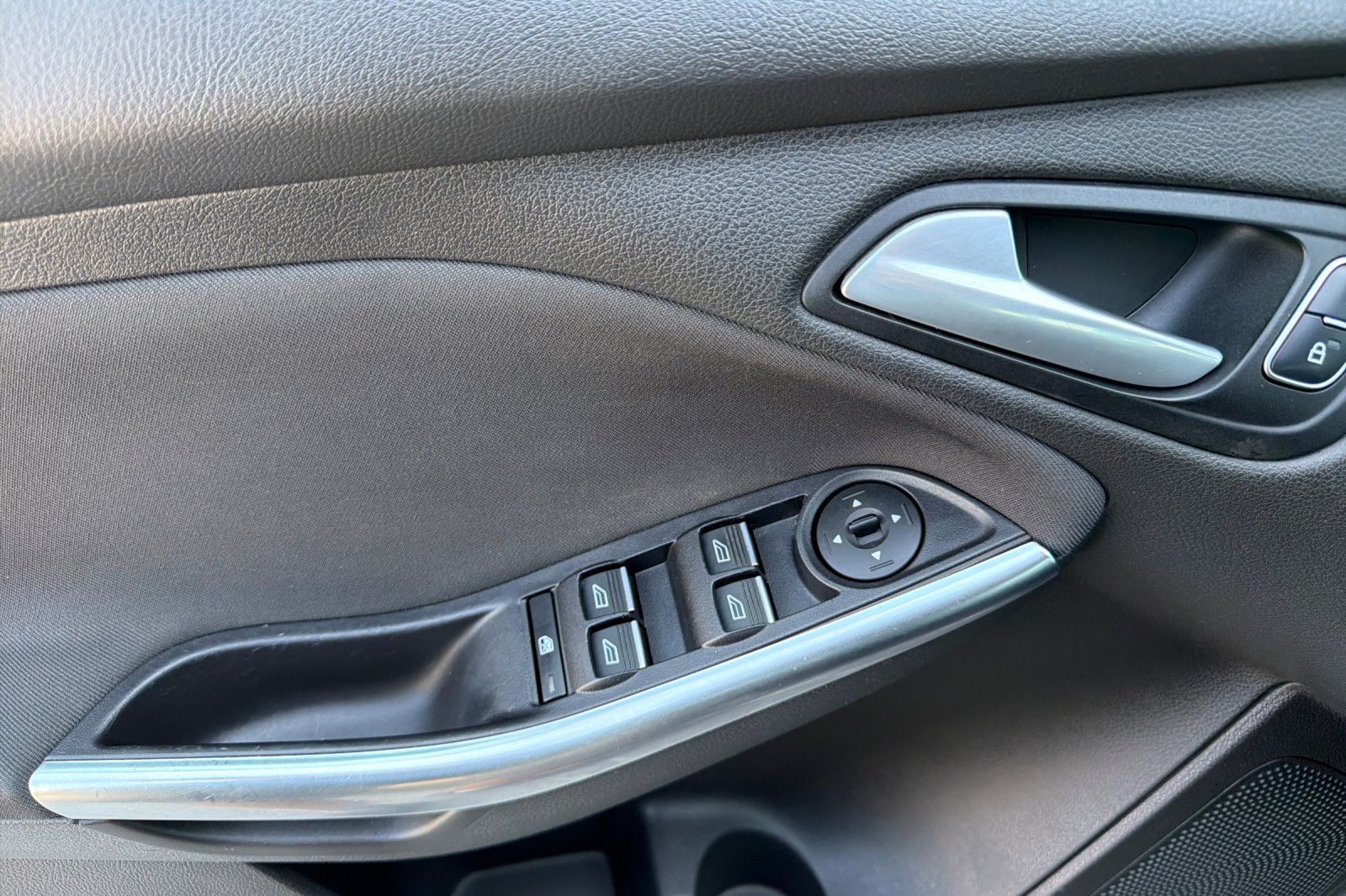 Used 2016 Gray Ford ST image 11