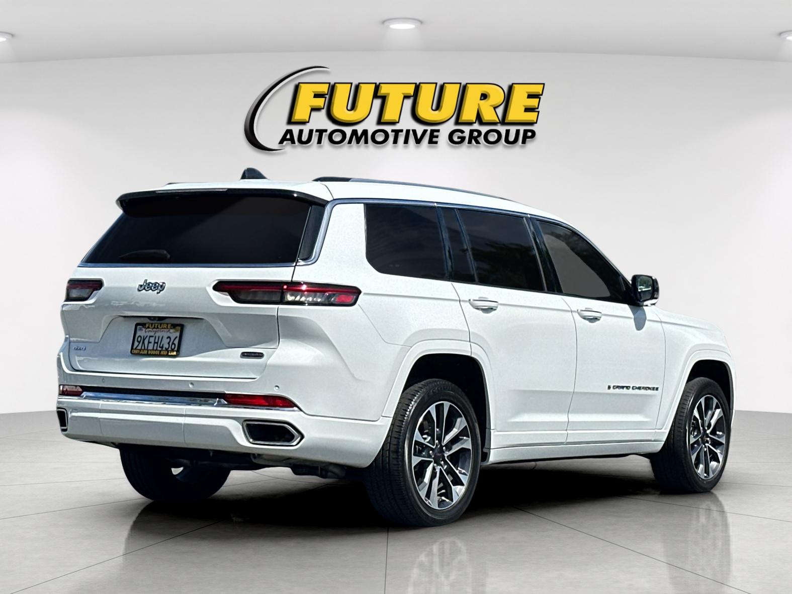 Used 2024 White Jeep Overland image 4