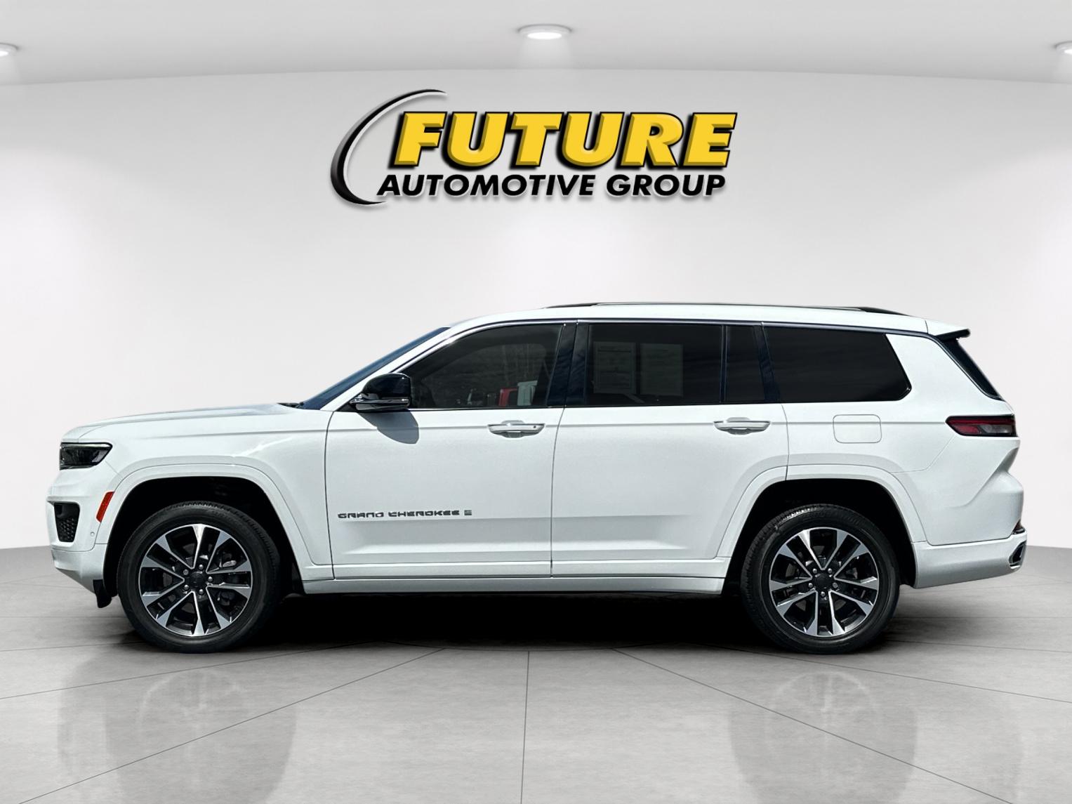 Used 2024 White Jeep Overland image 7