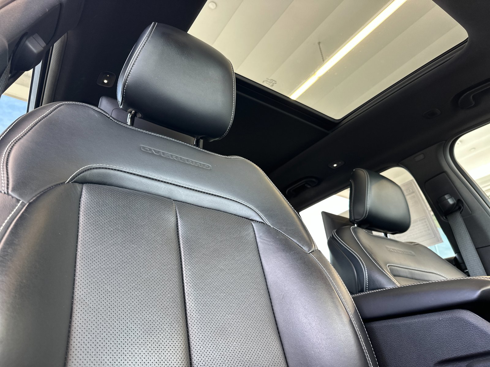 Used 2024 White Jeep Overland image 18