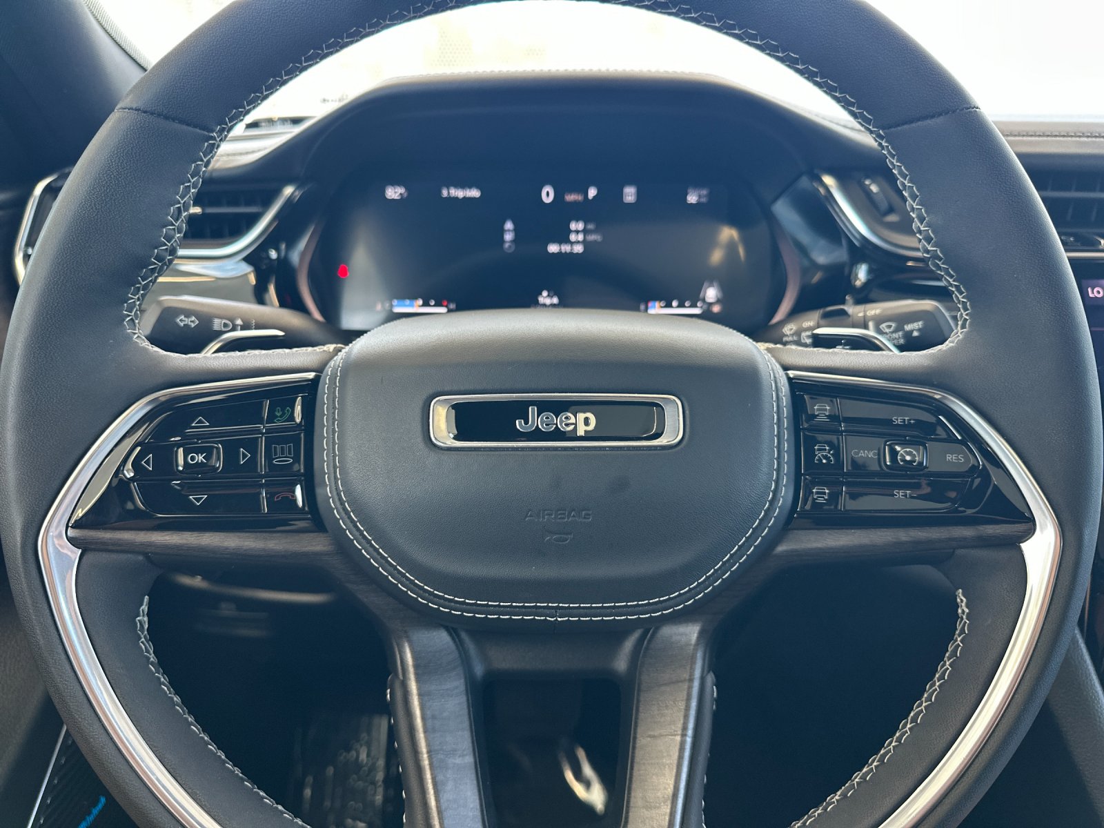 Used 2024 White Jeep Overland image 24