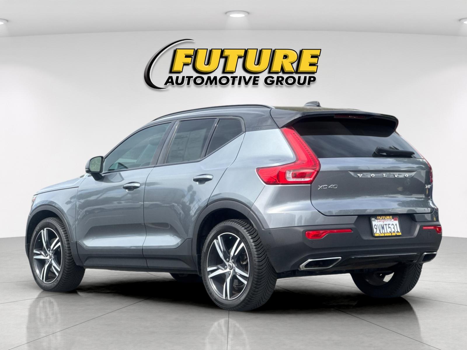 Used 2019 Gray Volvo R-Design image 6