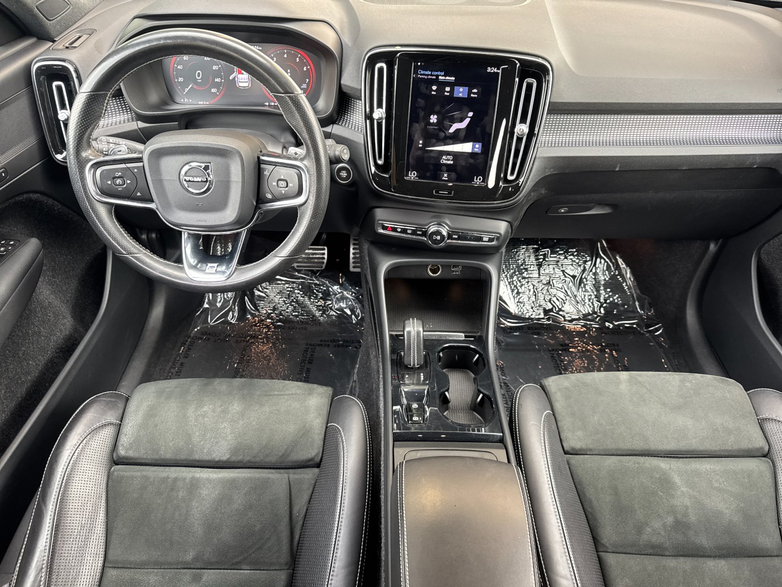 Used 2019 Gray Volvo R-Design image 13