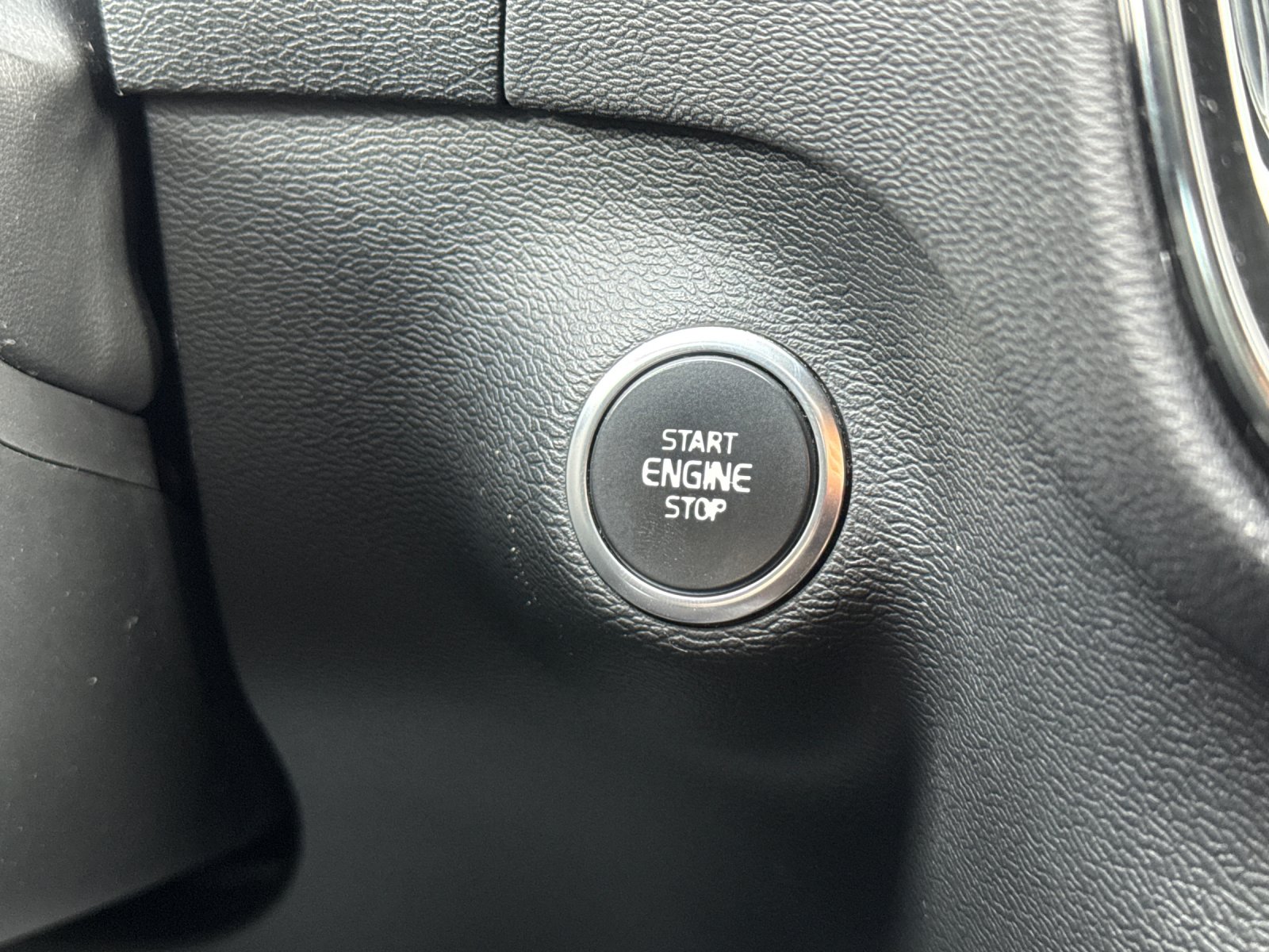 Used 2019 Gray Volvo R-Design image 22