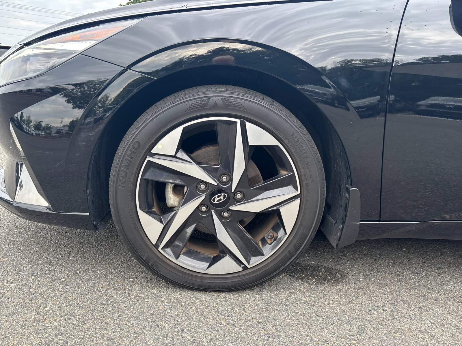 Used 2022 Phantom Black Hyundai SEL image 10
