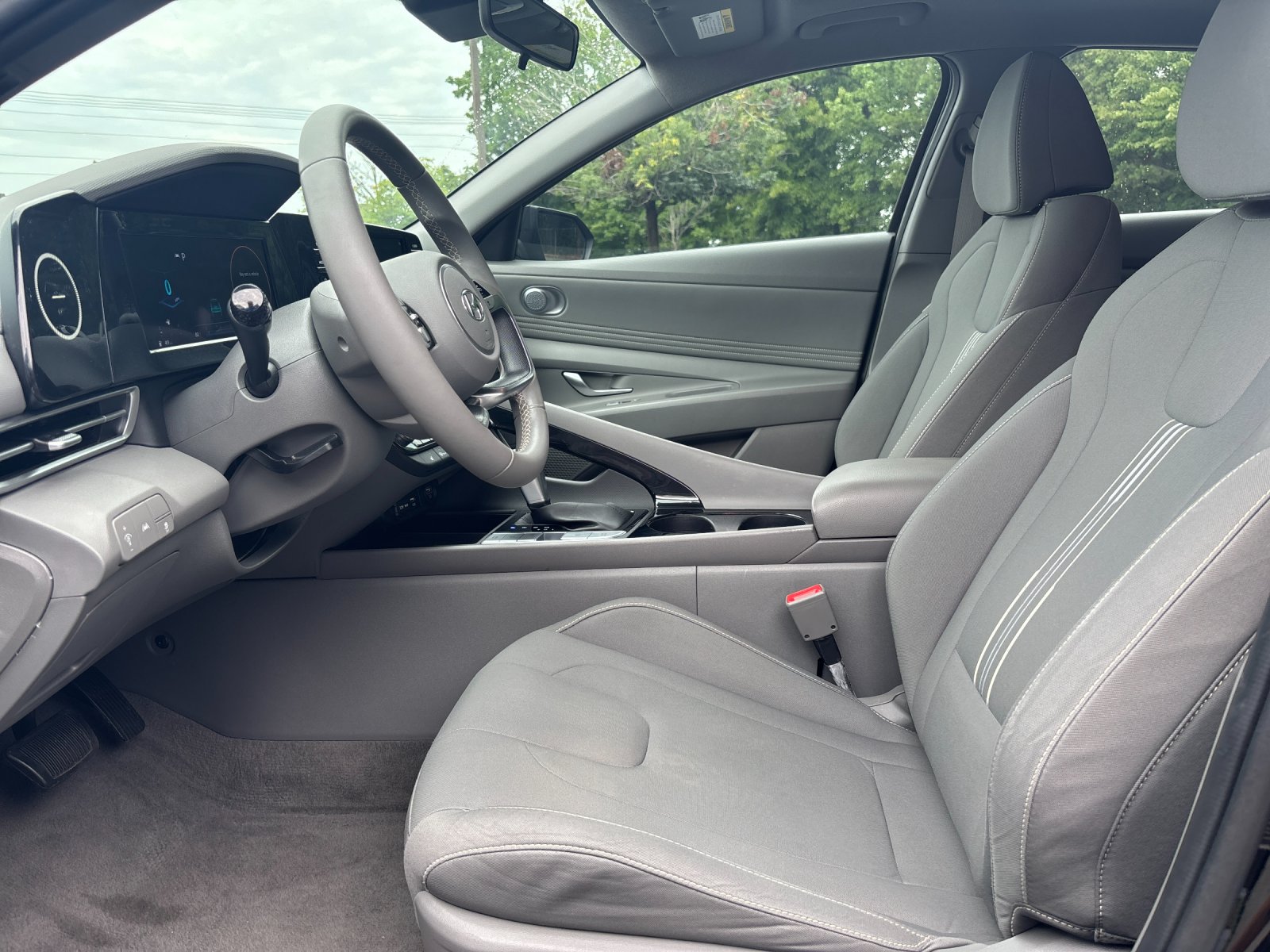 Used 2022 Phantom Black Hyundai SEL image 15
