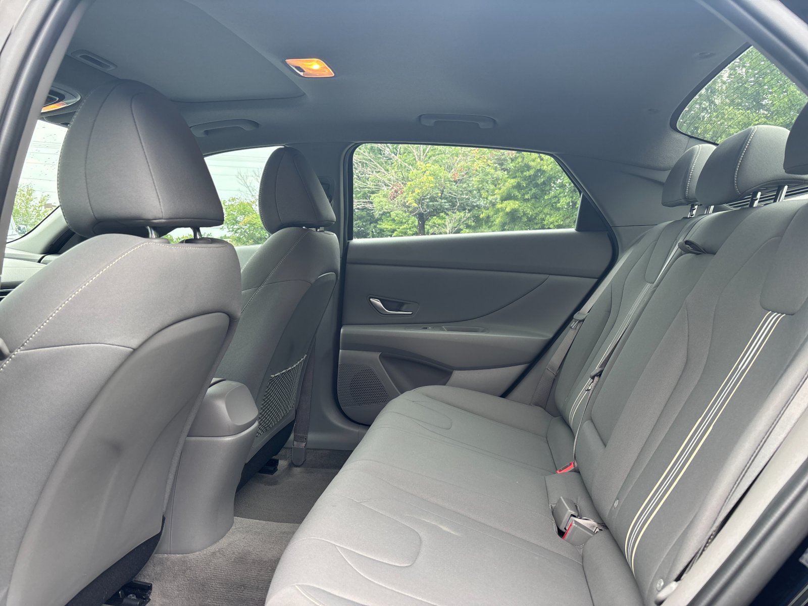 Used 2022 Phantom Black Hyundai SEL image 32