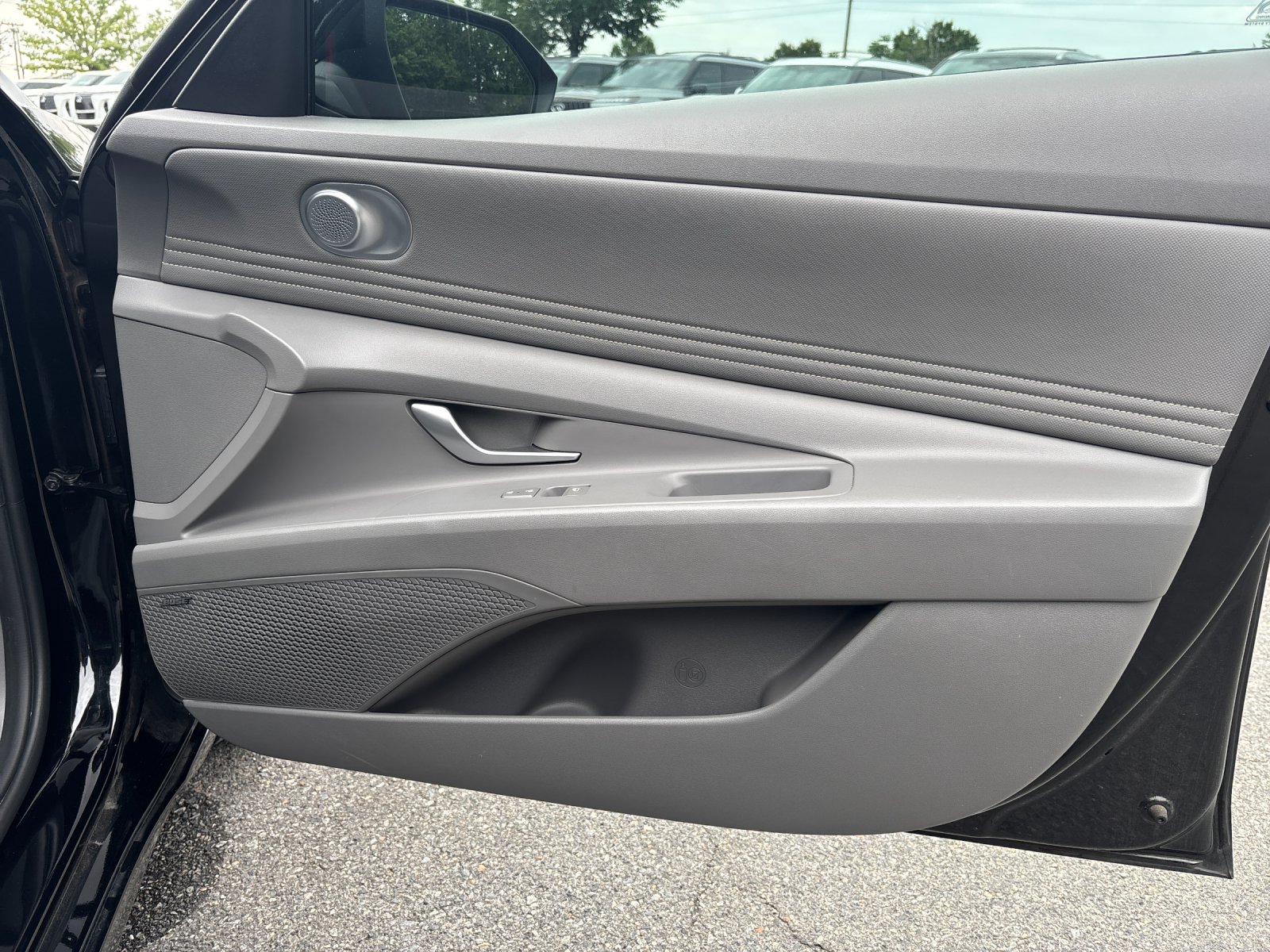 Used 2022 Phantom Black Hyundai SEL image 37