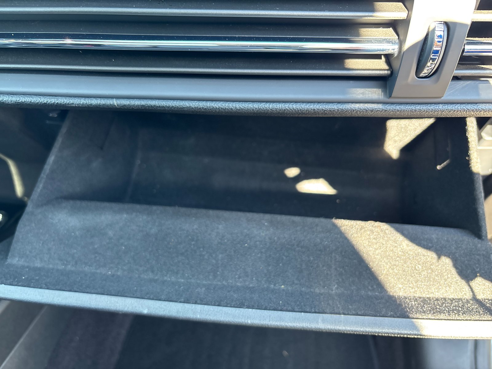 Used 2022 Asher Gray Metallic Clearcoat Lincoln Reserve image 41