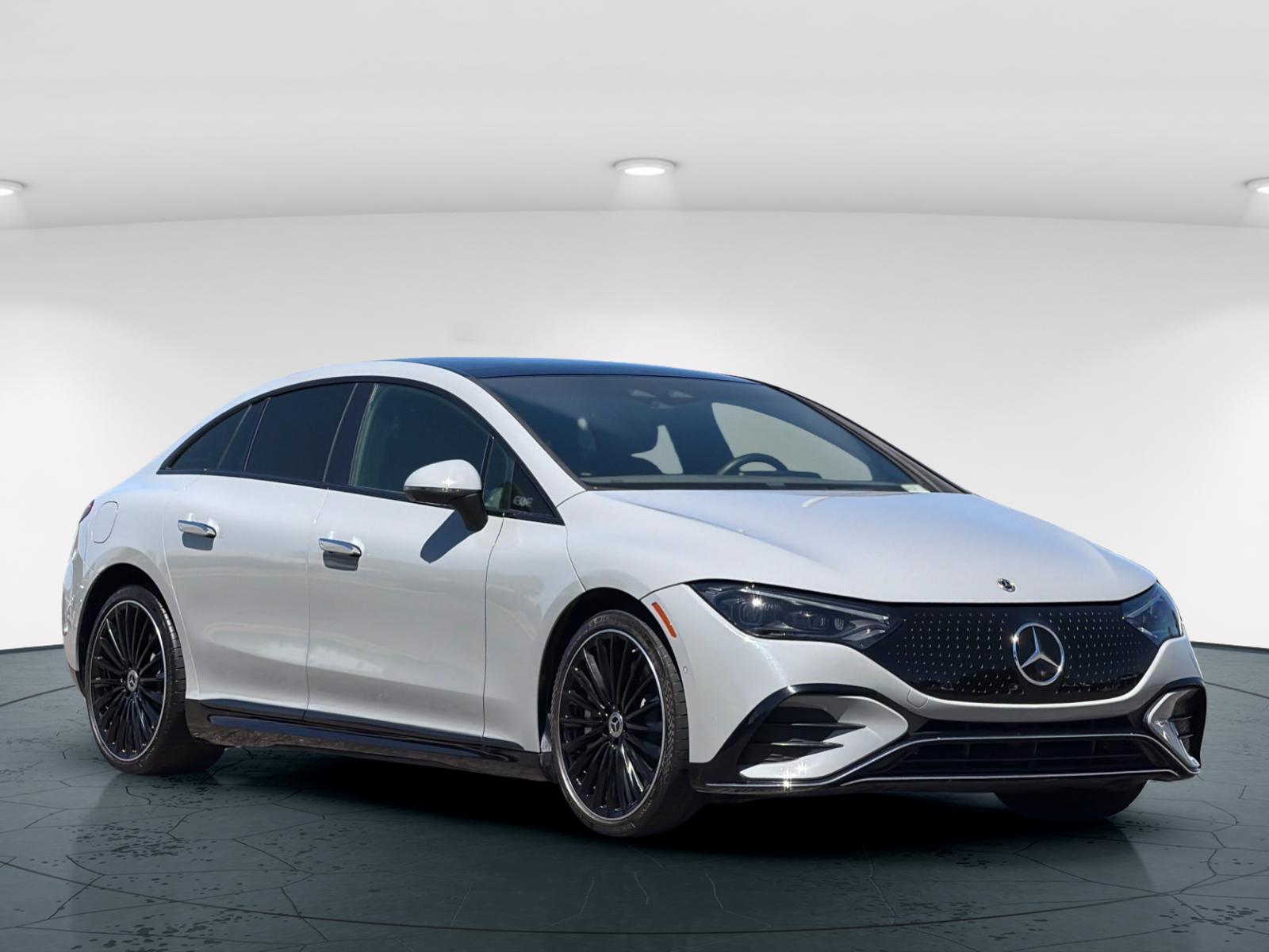 Certified Used 2023 MANUFAKTUR Alpine Grey Non-Metallic Mercedes-Benz 500 Sedan 4D Sedan 4MATIC® image 9