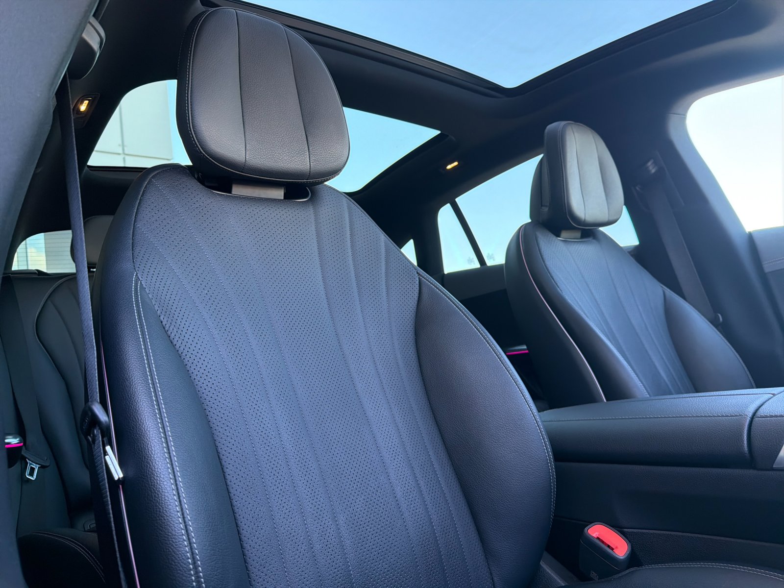 Certified Used 2023 MANUFAKTUR Alpine Grey Non-Metallic Mercedes-Benz 500 Sedan 4D Sedan 4MATIC® image 20