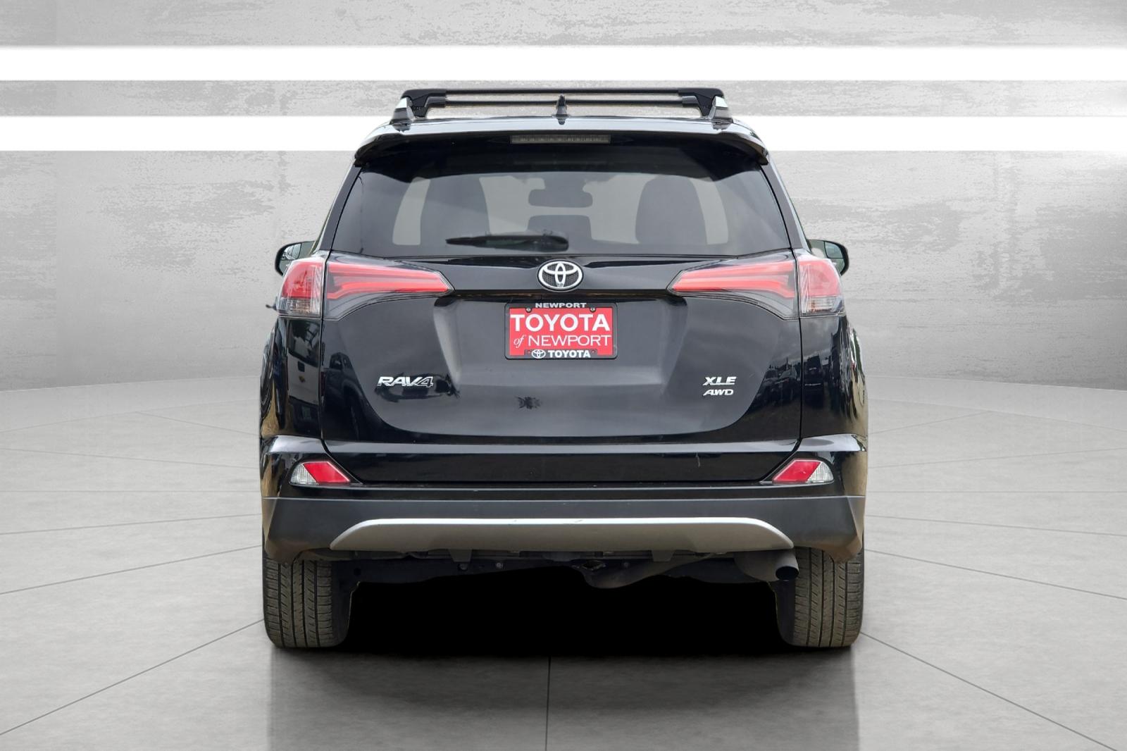 Used 2017 Black Toyota XLE image 5