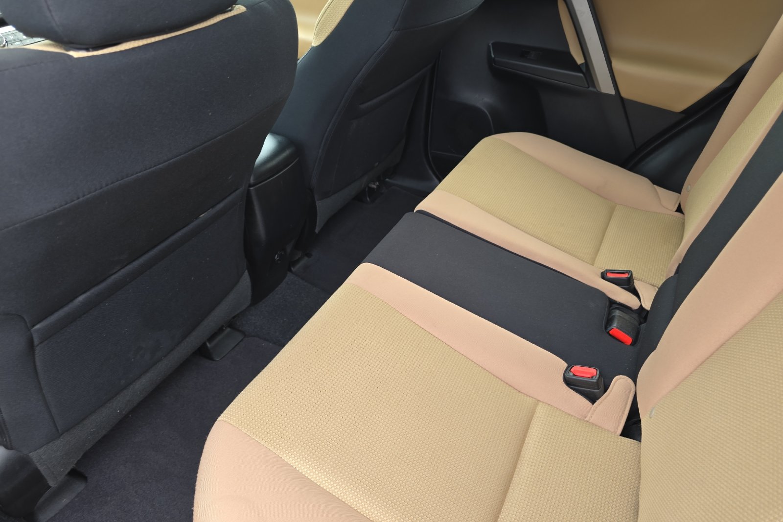 Used 2017 Black Toyota XLE image 9
